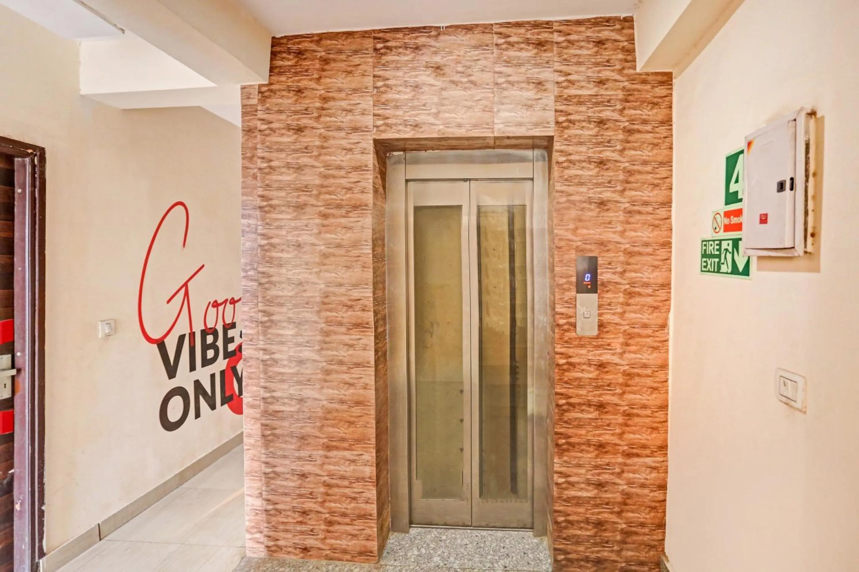 Lobby or reception in Townhouse Zodiac Near Botanic Garden of Indian Republic