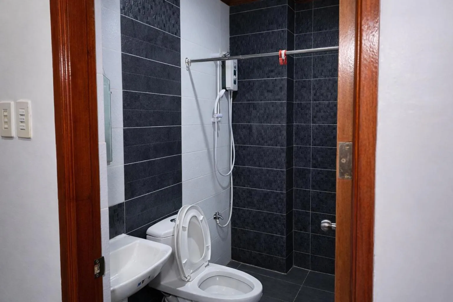 La Elliana Hotel & Restaurant, Inc.