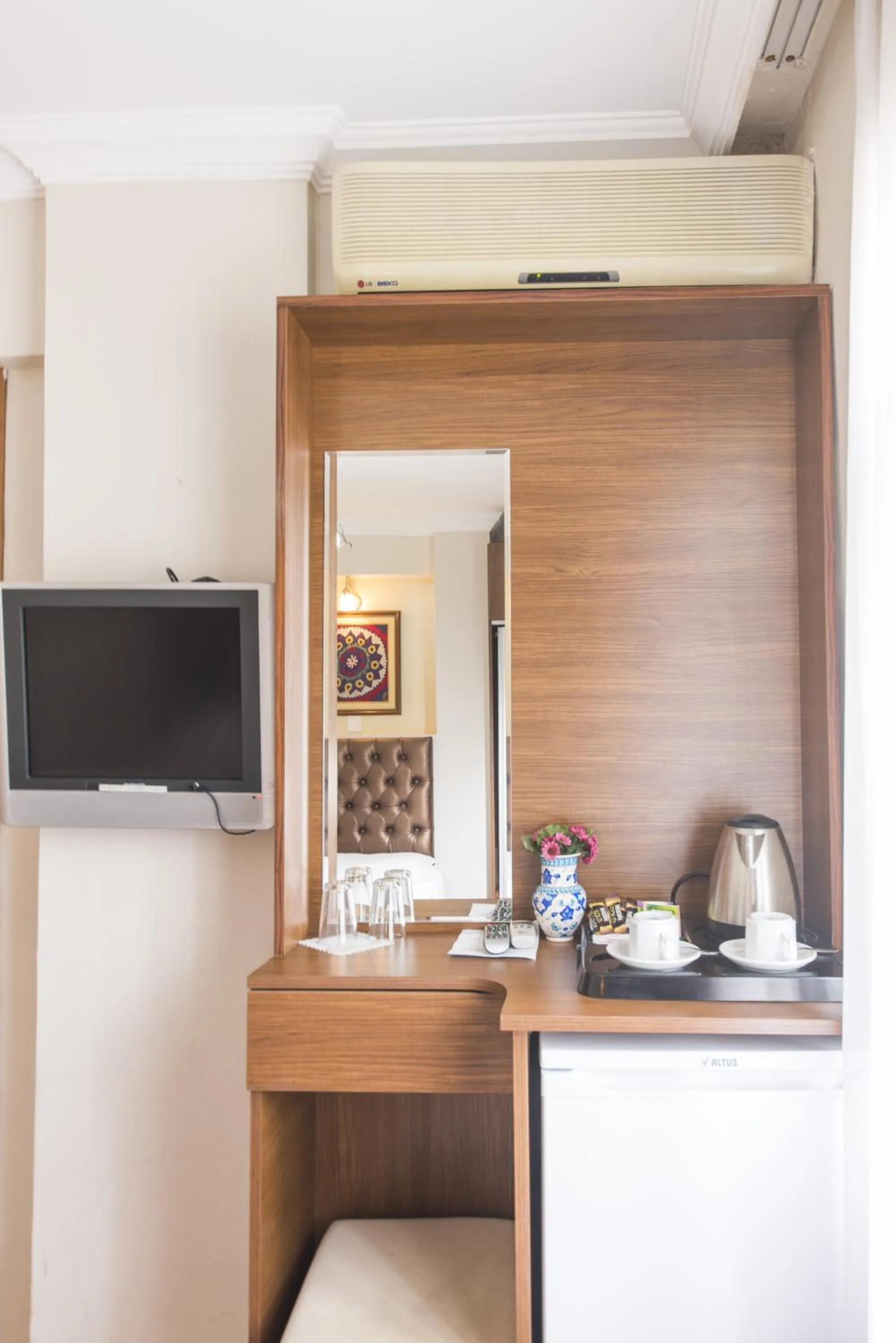 Decorative detail, Coffee/Tea Facilities in Sultan's Inn