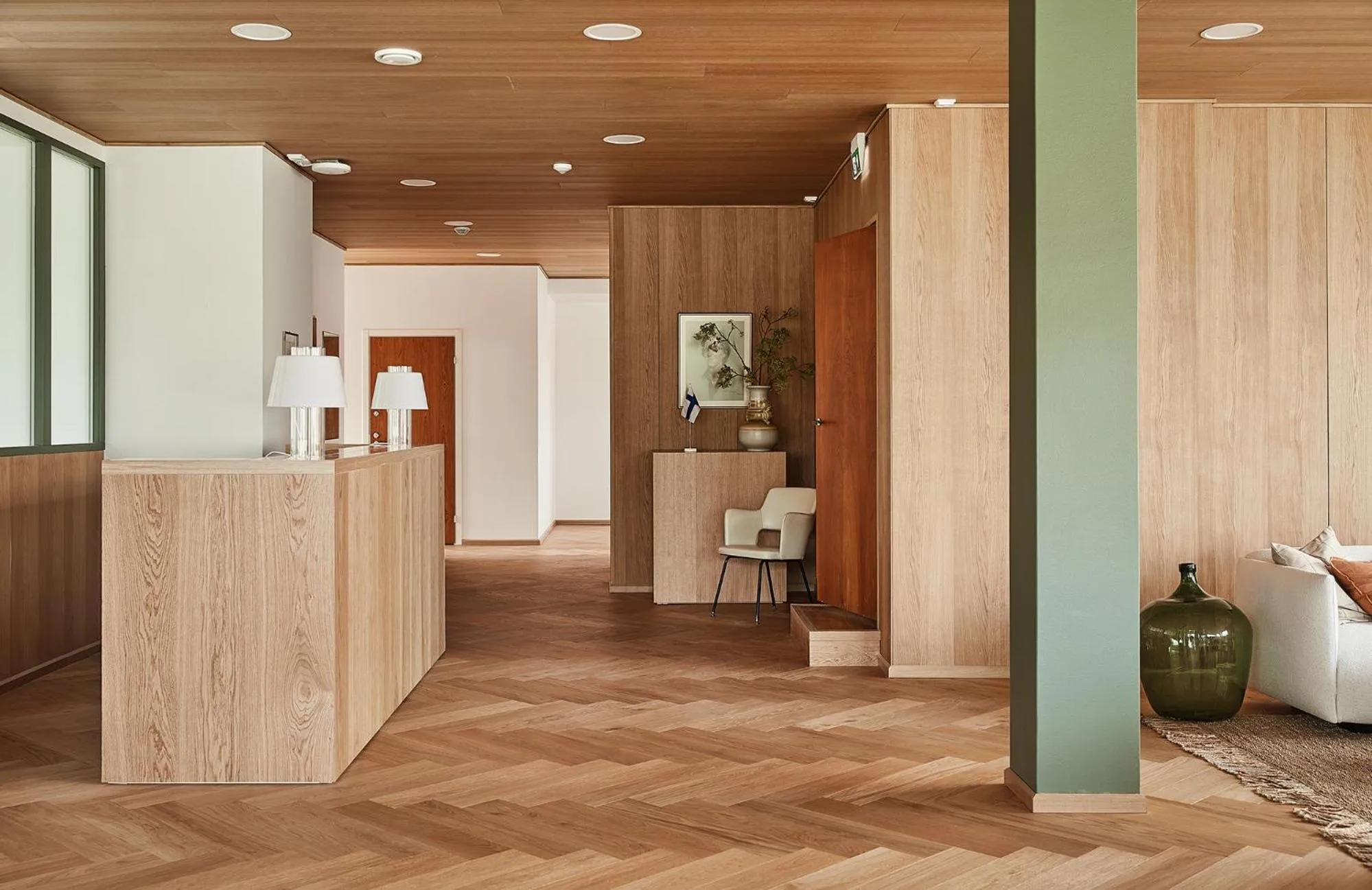 Communal lounge/ TV room in Hotelli Vihannonkulma