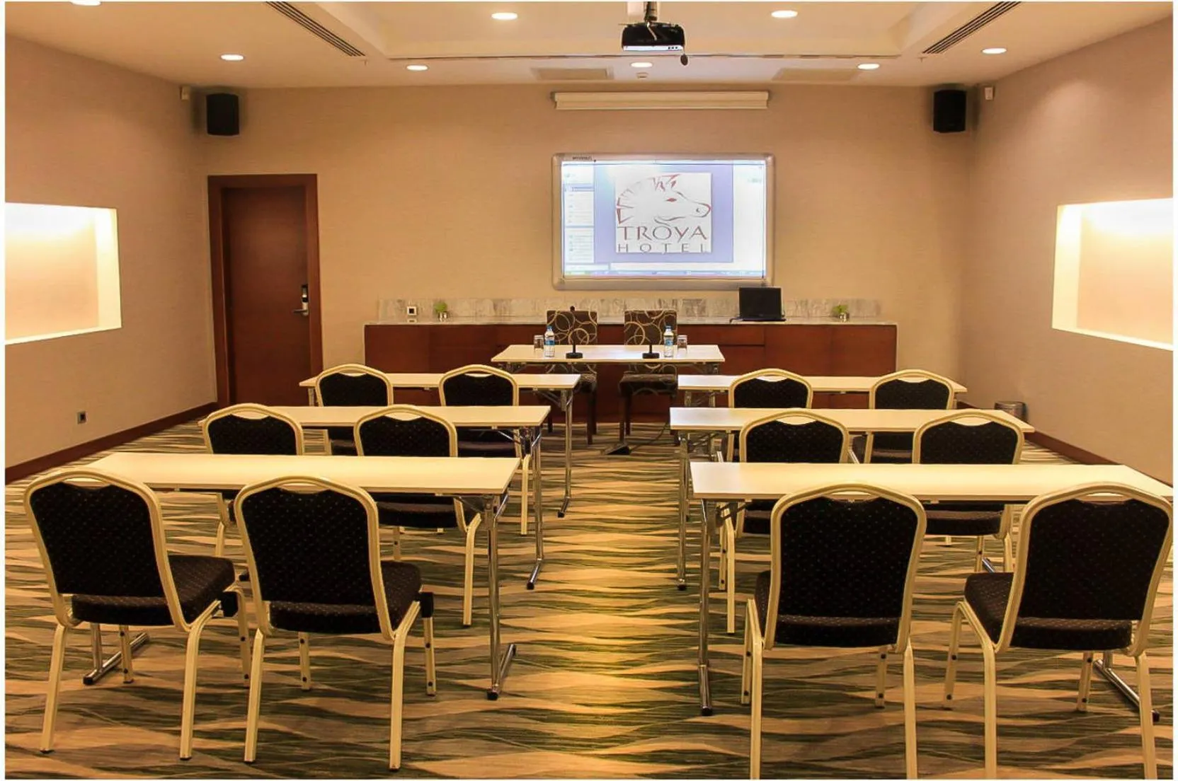 Meeting/conference room in Hotel Troya