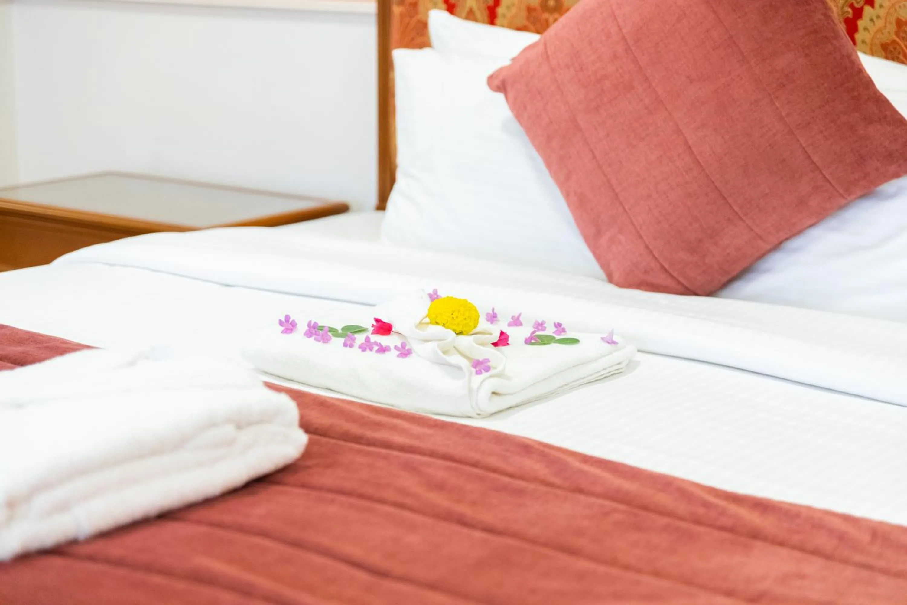 Bed in Al Shatti Villas