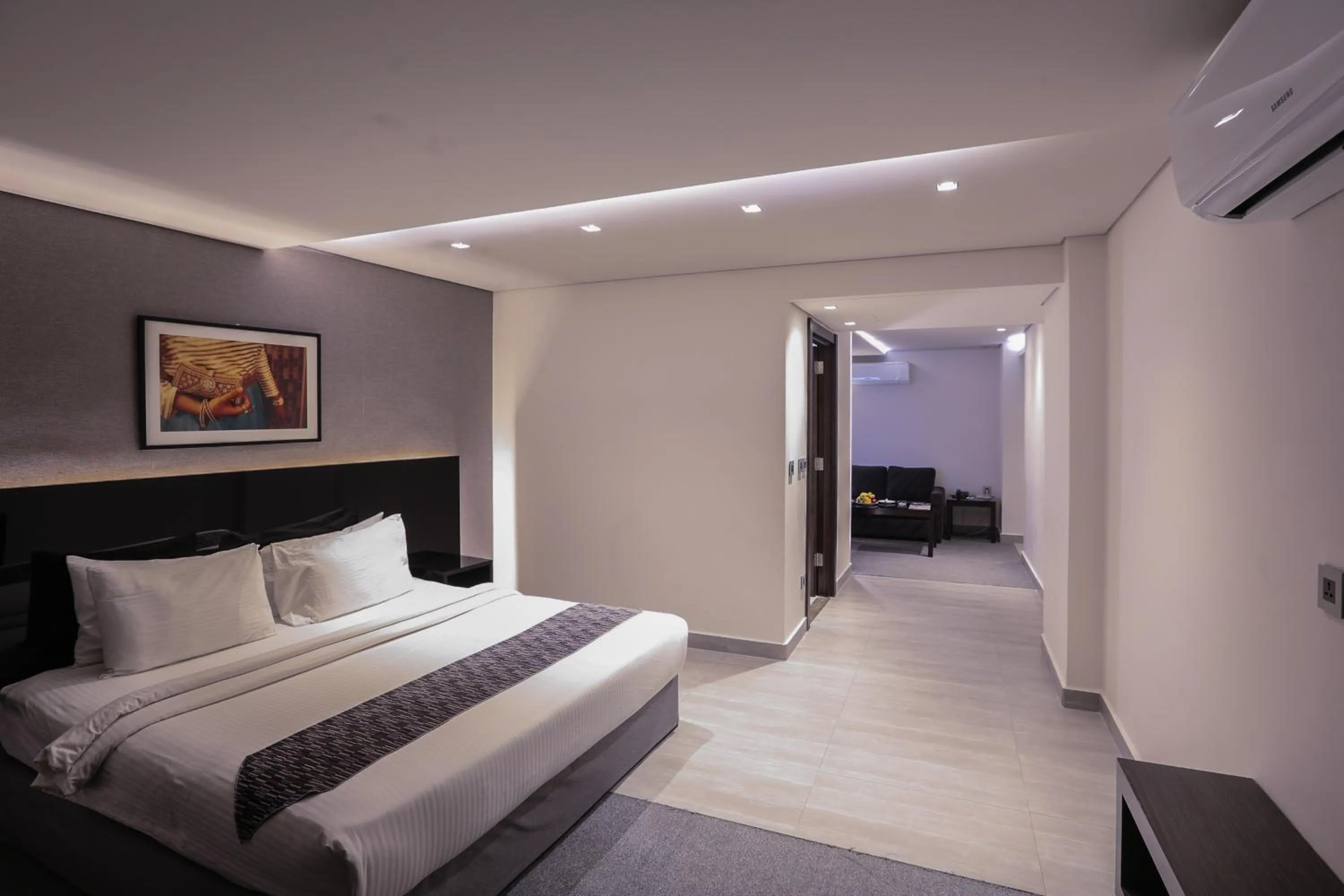 Bed in Khuttar Apartment