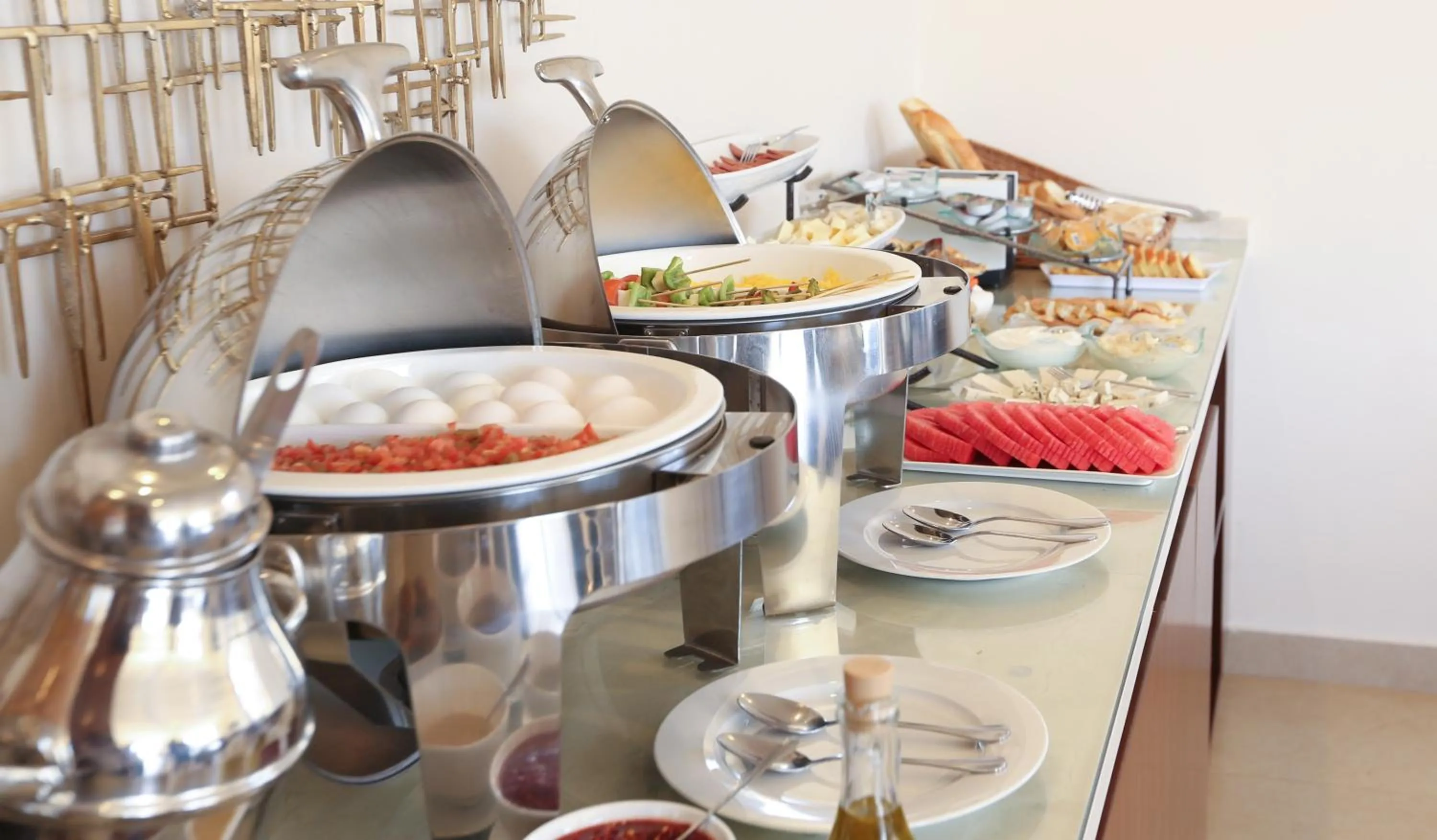 Breakfast in Khuttar Apartment