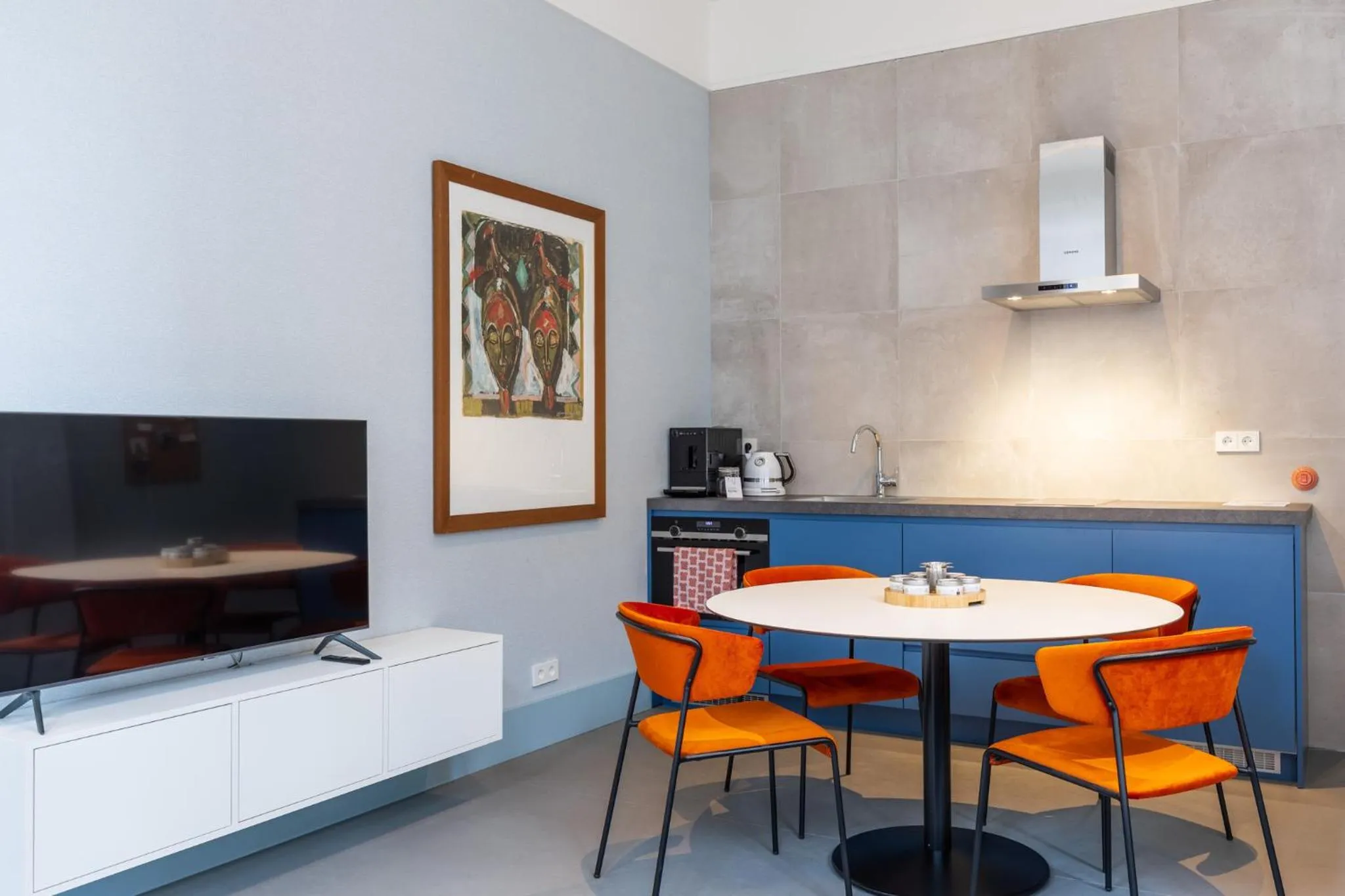 Seating area in Vie Via - Your Hotel