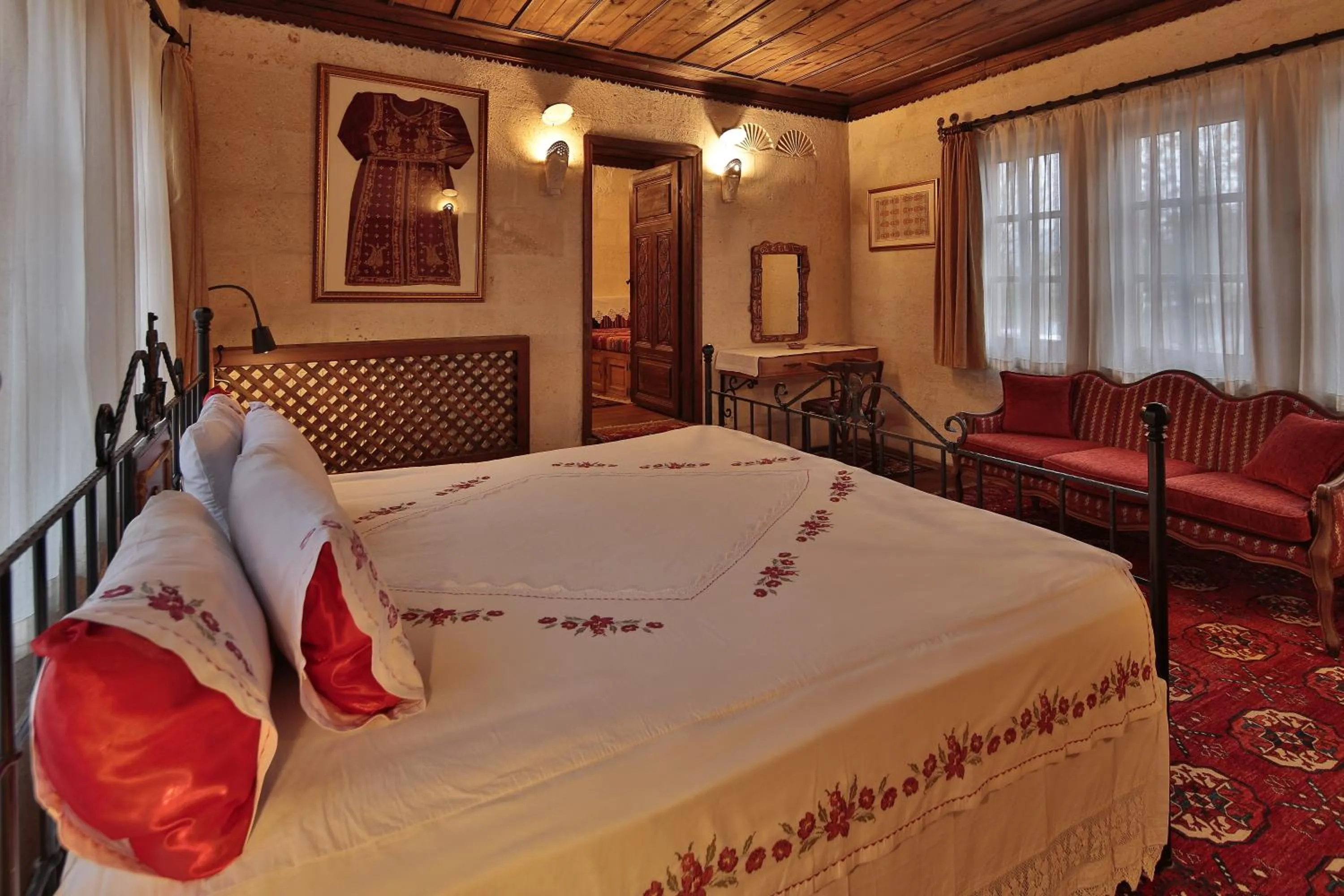 Photo of the whole room, Bed in Selcuklu Evi Cave Hotel - Special Category