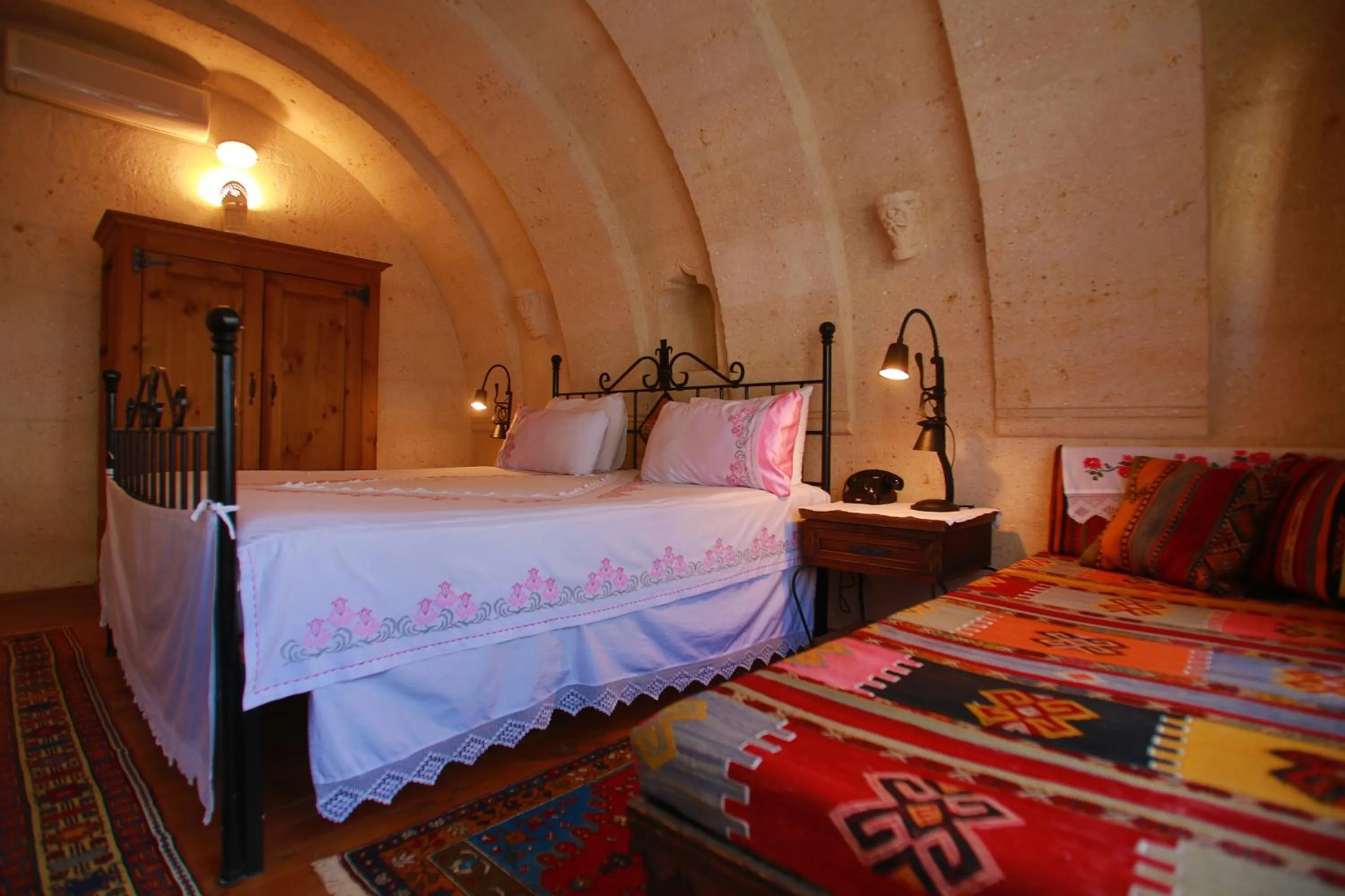 Bedroom, Bed in Selcuklu Evi Cave Hotel - Special Category
