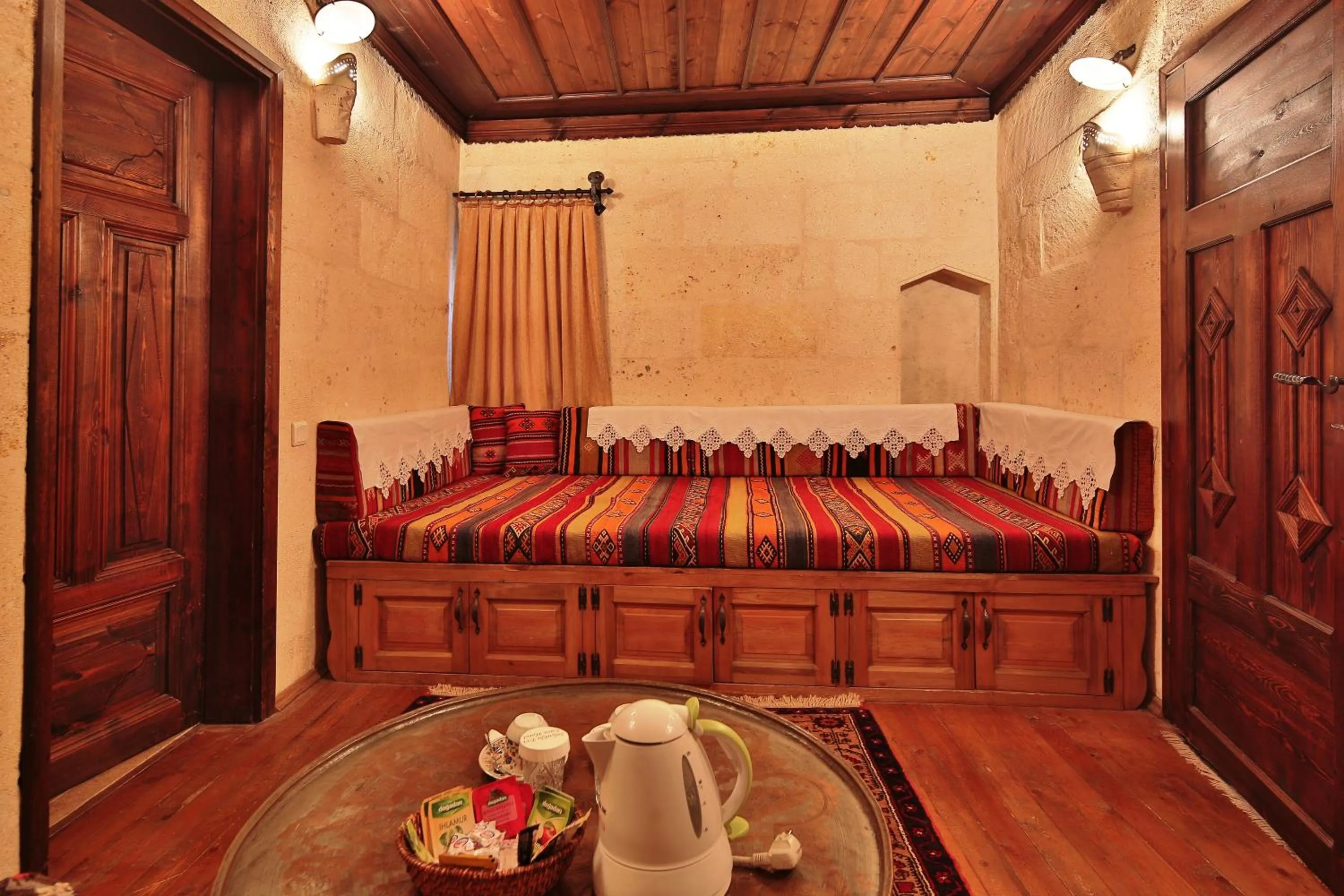 Living room, Bed in Selcuklu Evi Cave Hotel - Special Category
