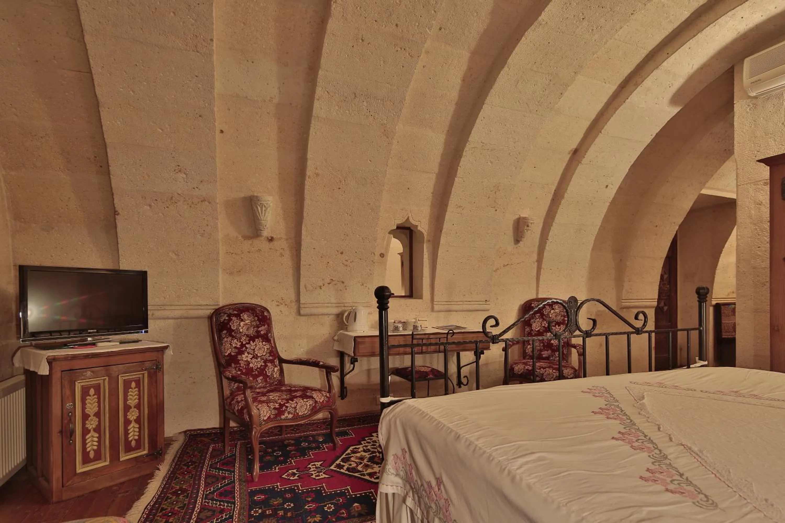 Bedroom, Bed in Selcuklu Evi Cave Hotel - Special Category