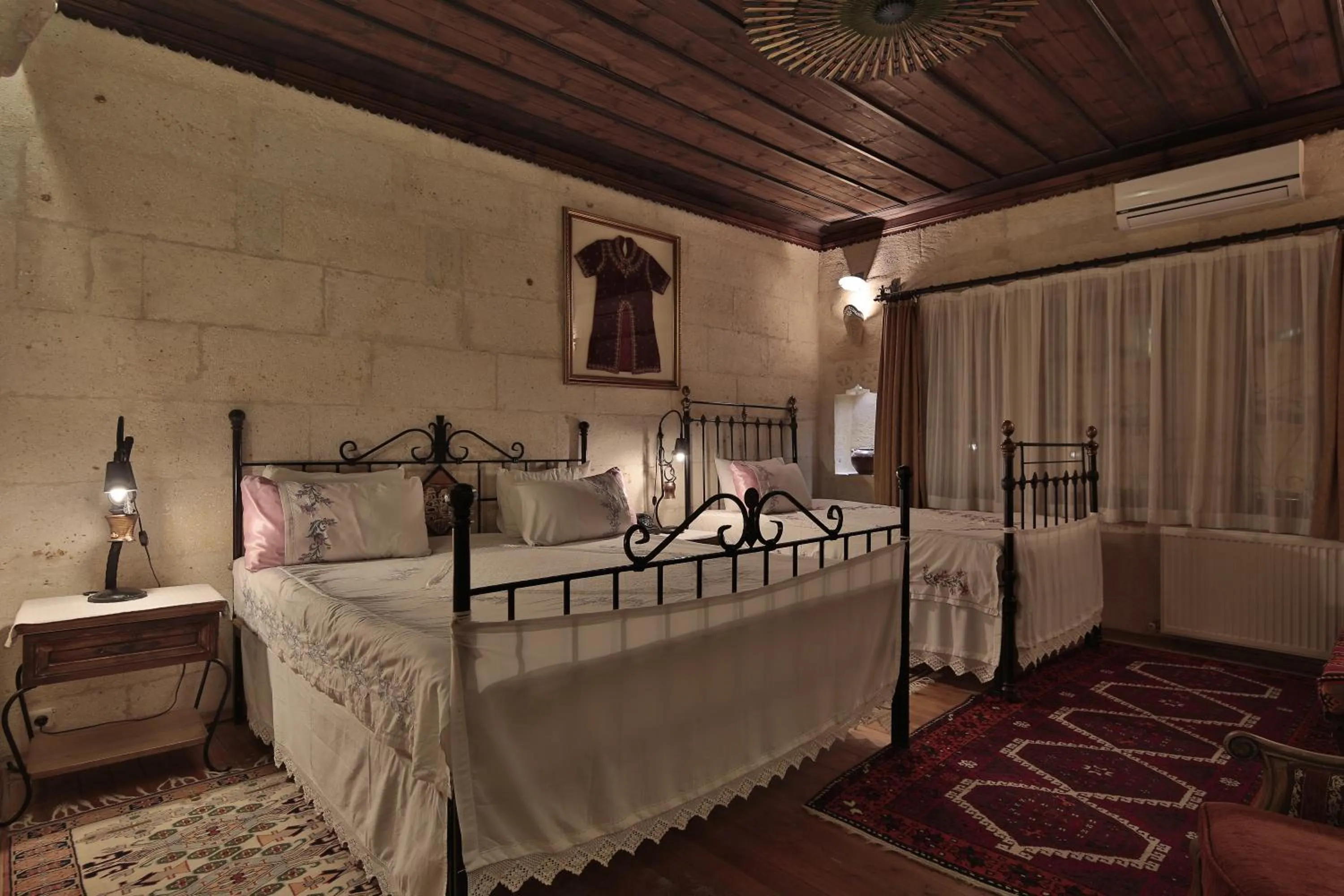 Photo of the whole room, Bed in Selcuklu Evi Cave Hotel - Special Category