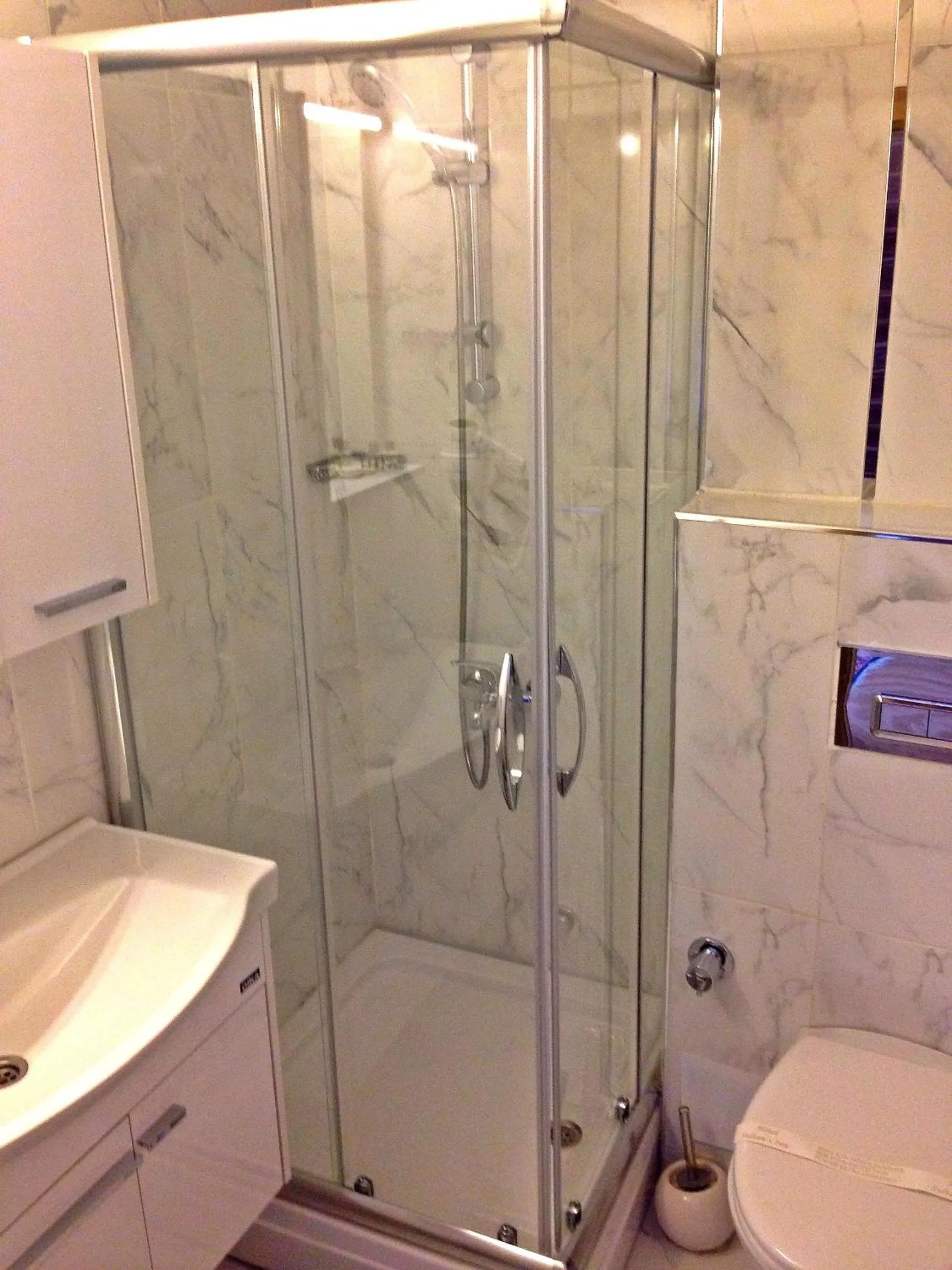 Bathroom in Naz Wooden House Inn