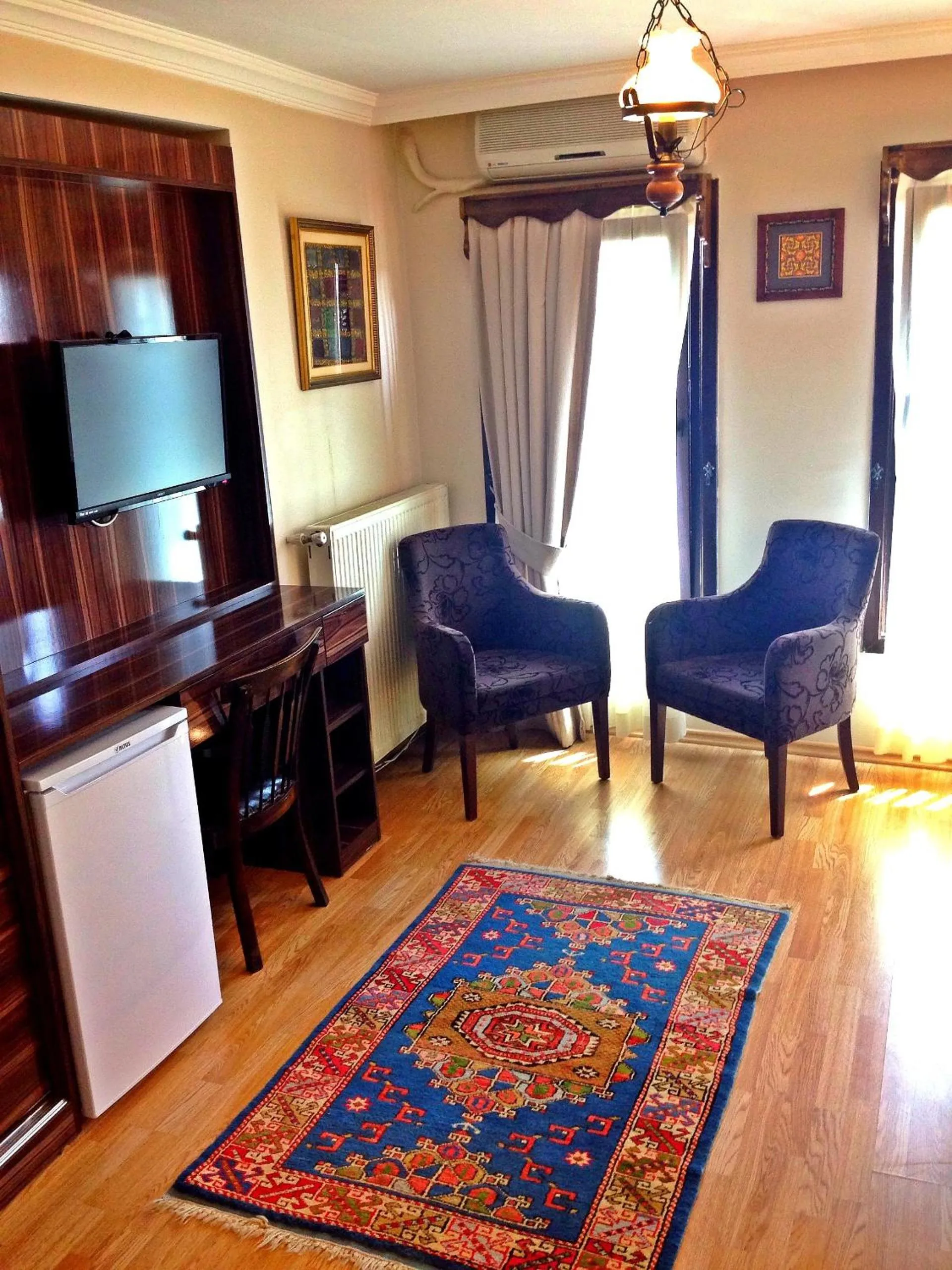 Photo of the whole room in Naz Wooden House Inn