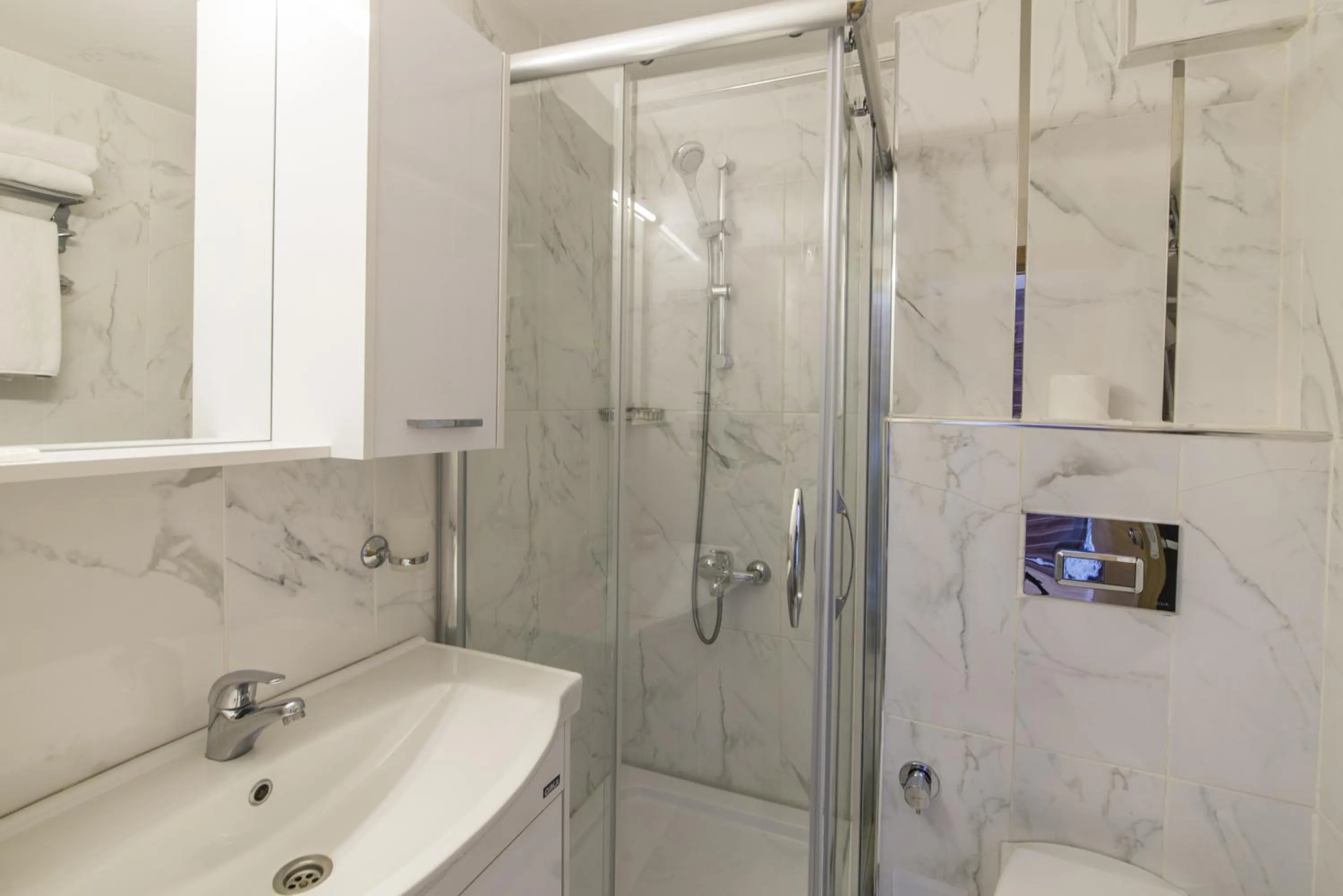 Bathroom in Naz Wooden House Inn