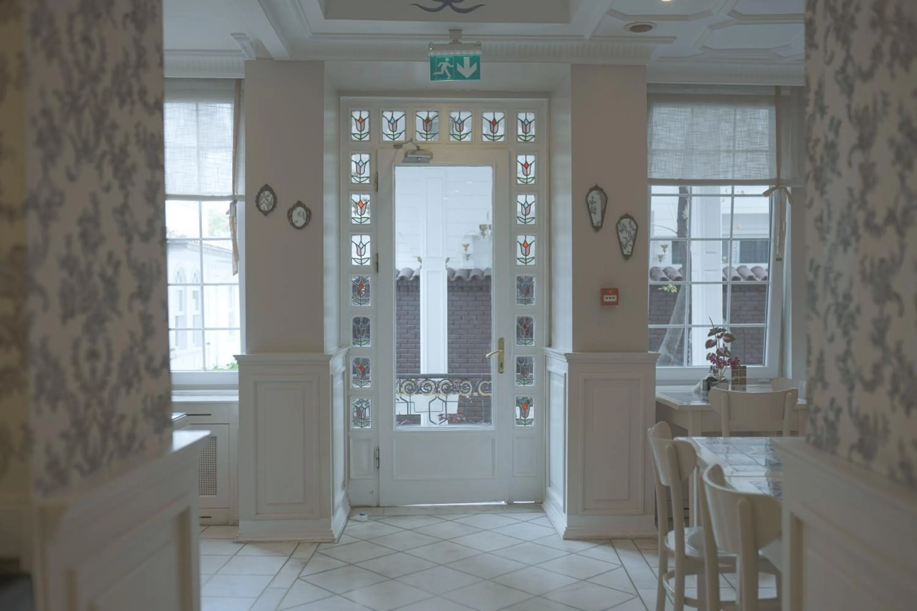 Restaurant/places to eat in Avicenna Hotel Sultanahmet