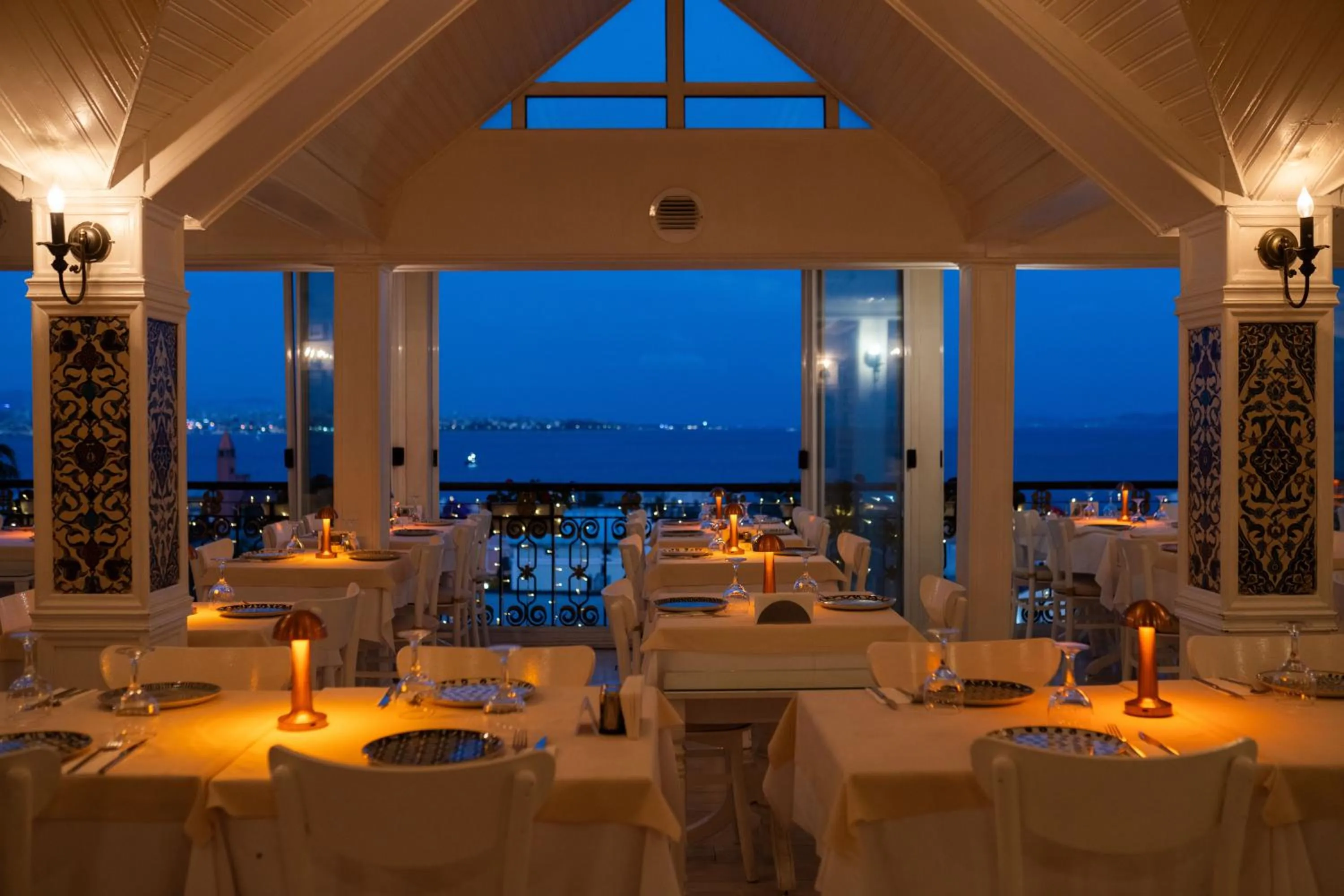 Restaurant/places to eat in Avicenna Hotel Sultanahmet