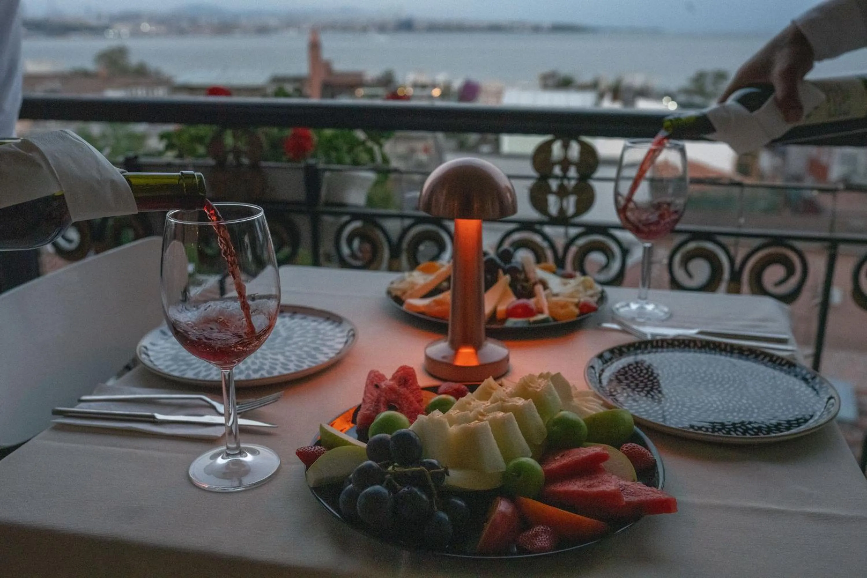 Restaurant/places to eat in Avicenna Hotel Sultanahmet