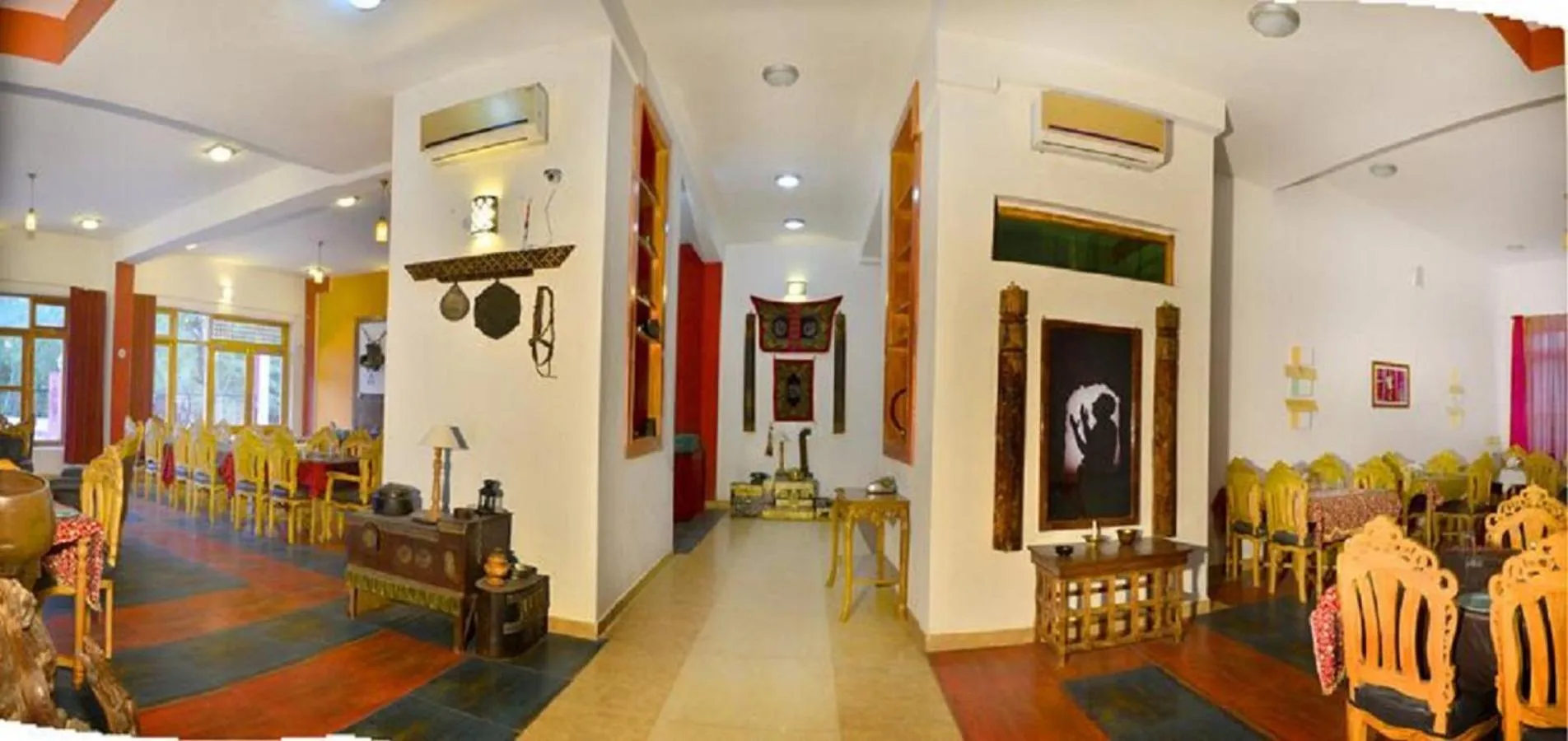 Dining area in Hotel Grand Himalaya