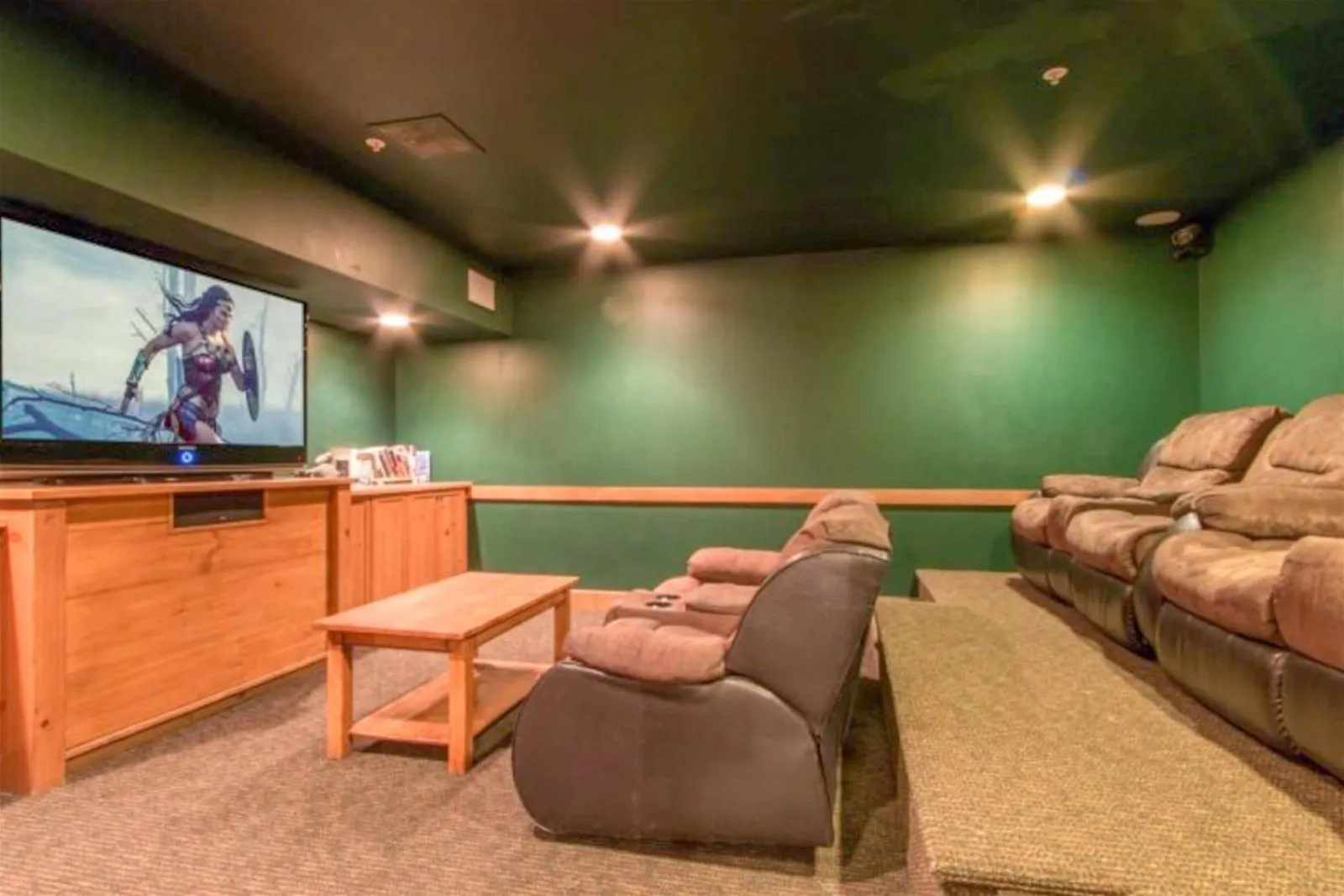 Kitchen or kitchenette in Beautiful 1 Bedroom Mountain Condo In River Run Village With Hot Tub Access And Walking Distance To The Gondola