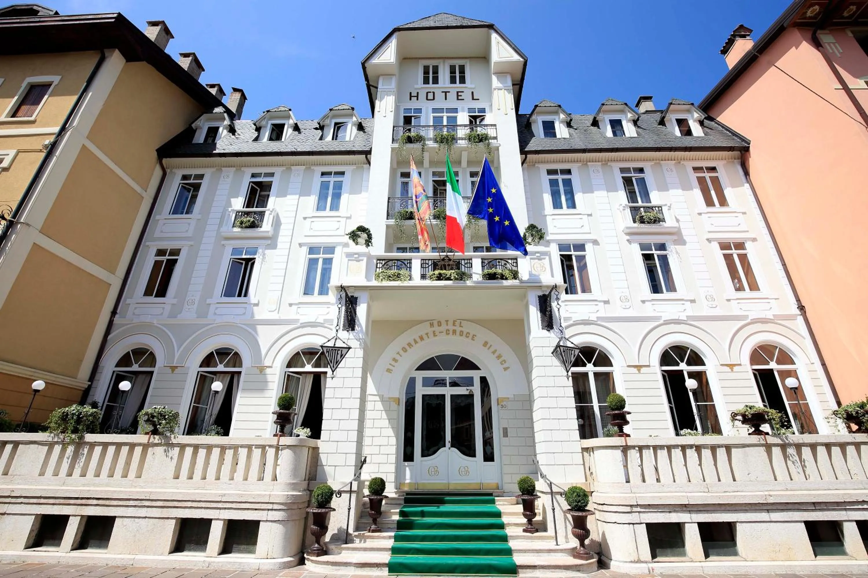 Property building in Hotel Croce Bianca