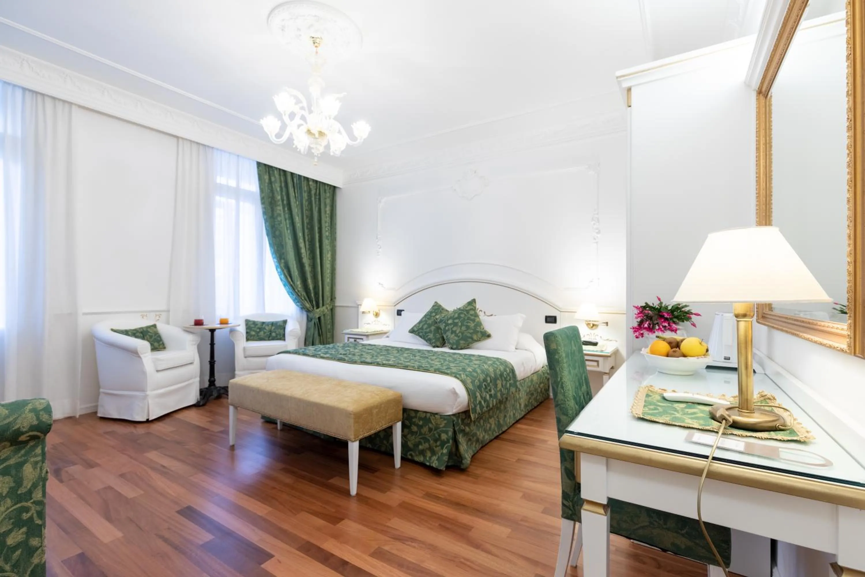 Bed in Hotel Croce Bianca