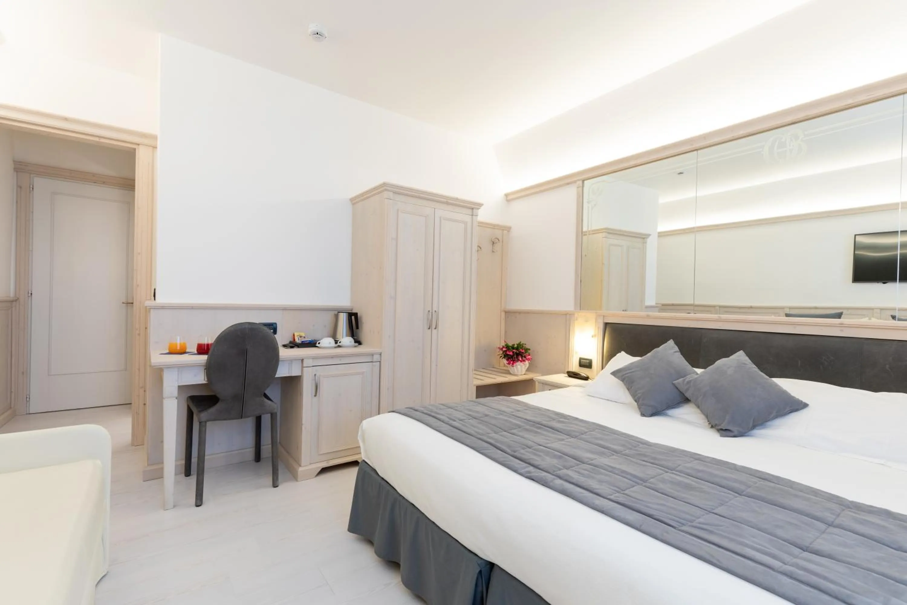 Bed in Hotel Croce Bianca