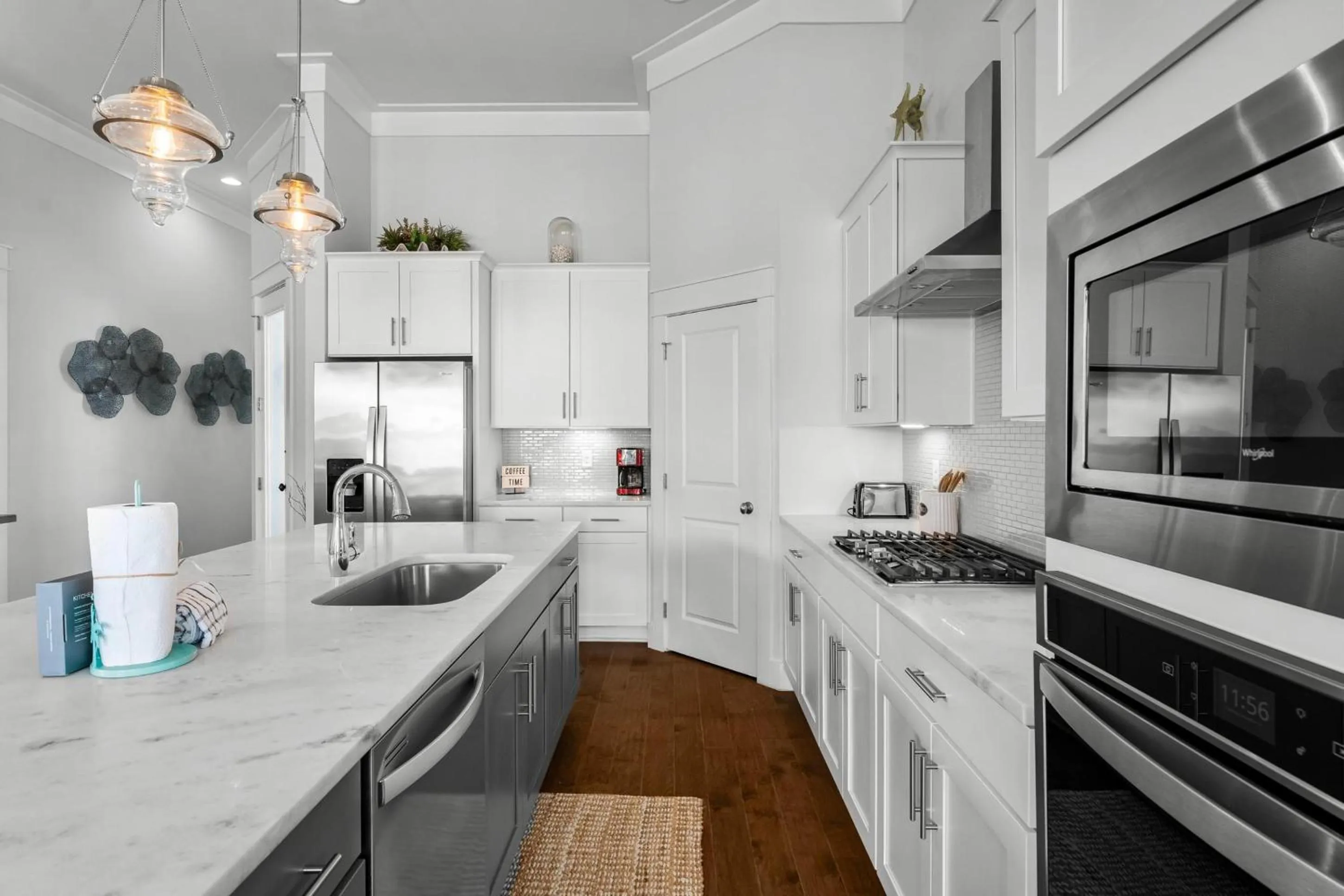 Kitchen or kitchenette in 30A Pet Friendly Beach House - 33 Sunset by Panhandle Getaways