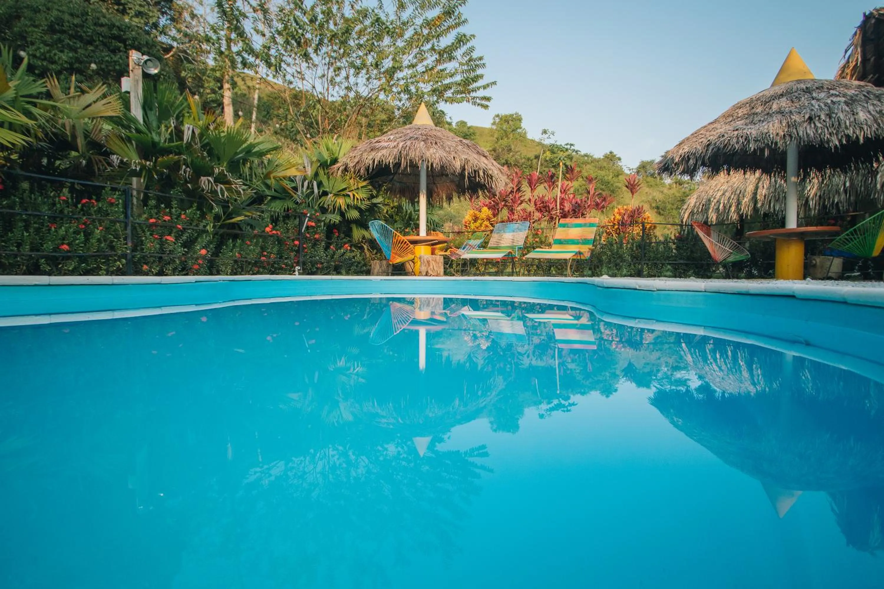 Swimming pool in Makenke Hostel By Los Colores Ecoparque