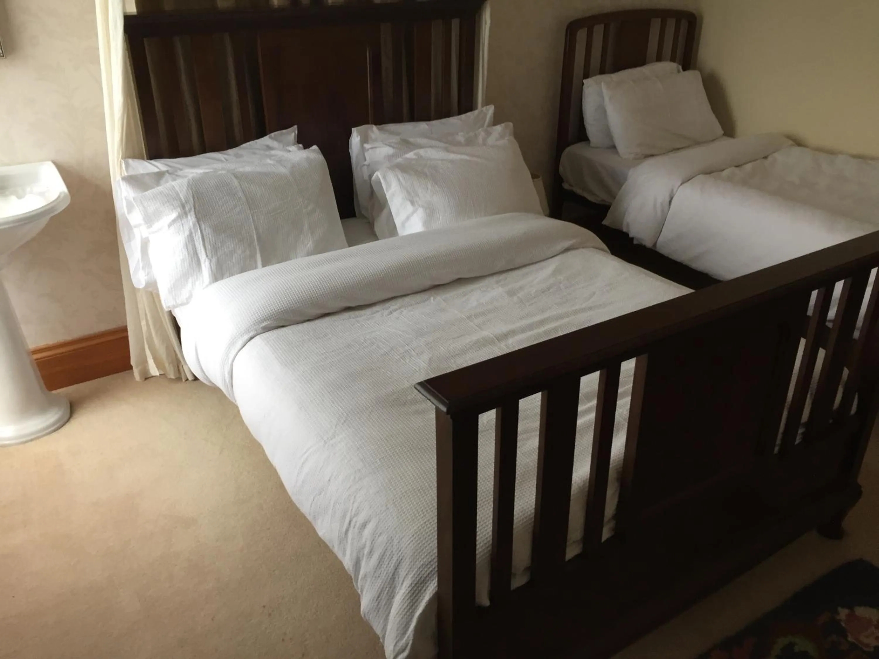 Bedroom, Bed in Brackfield House