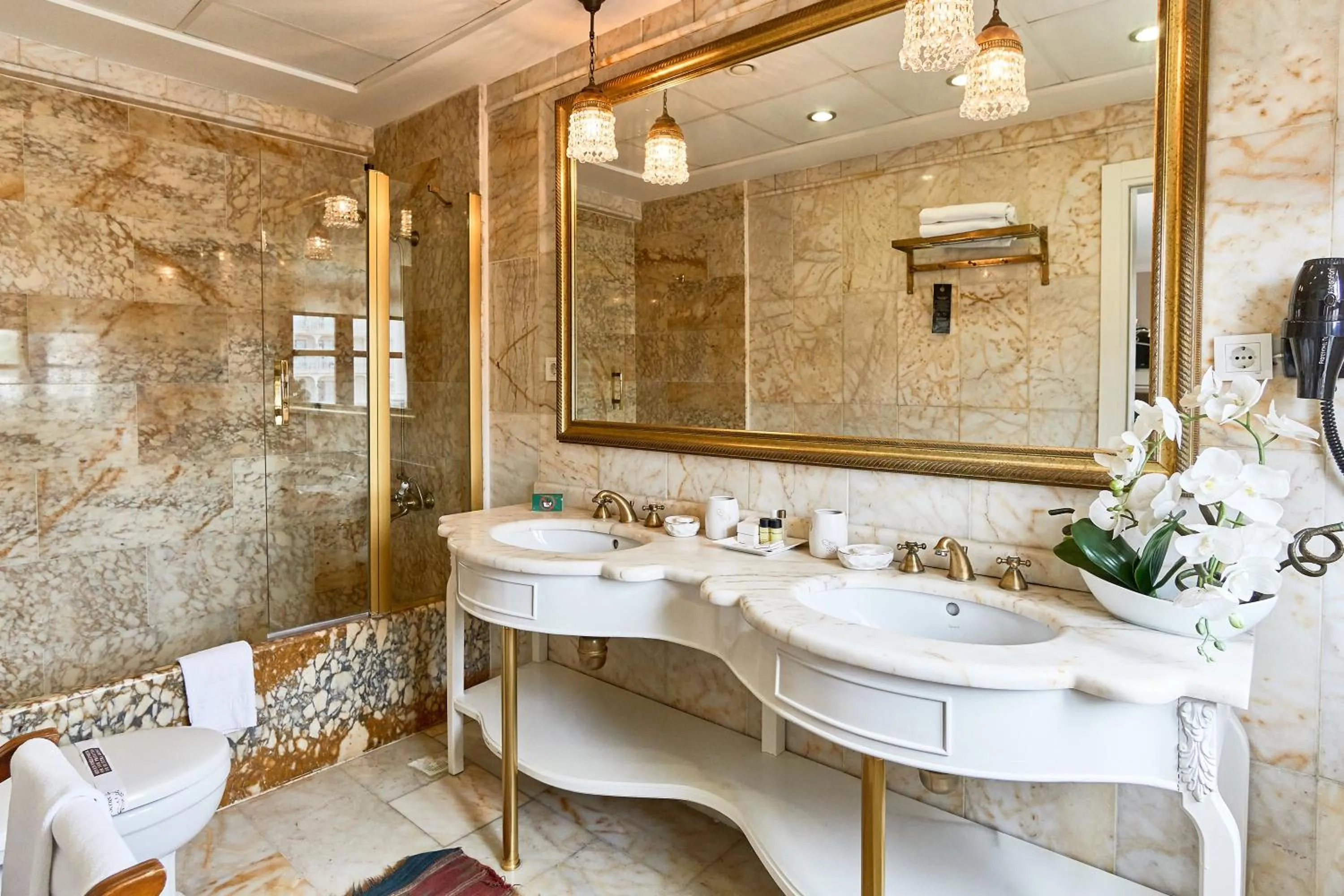 Bathroom in Celal Sultan Hotel Special Class