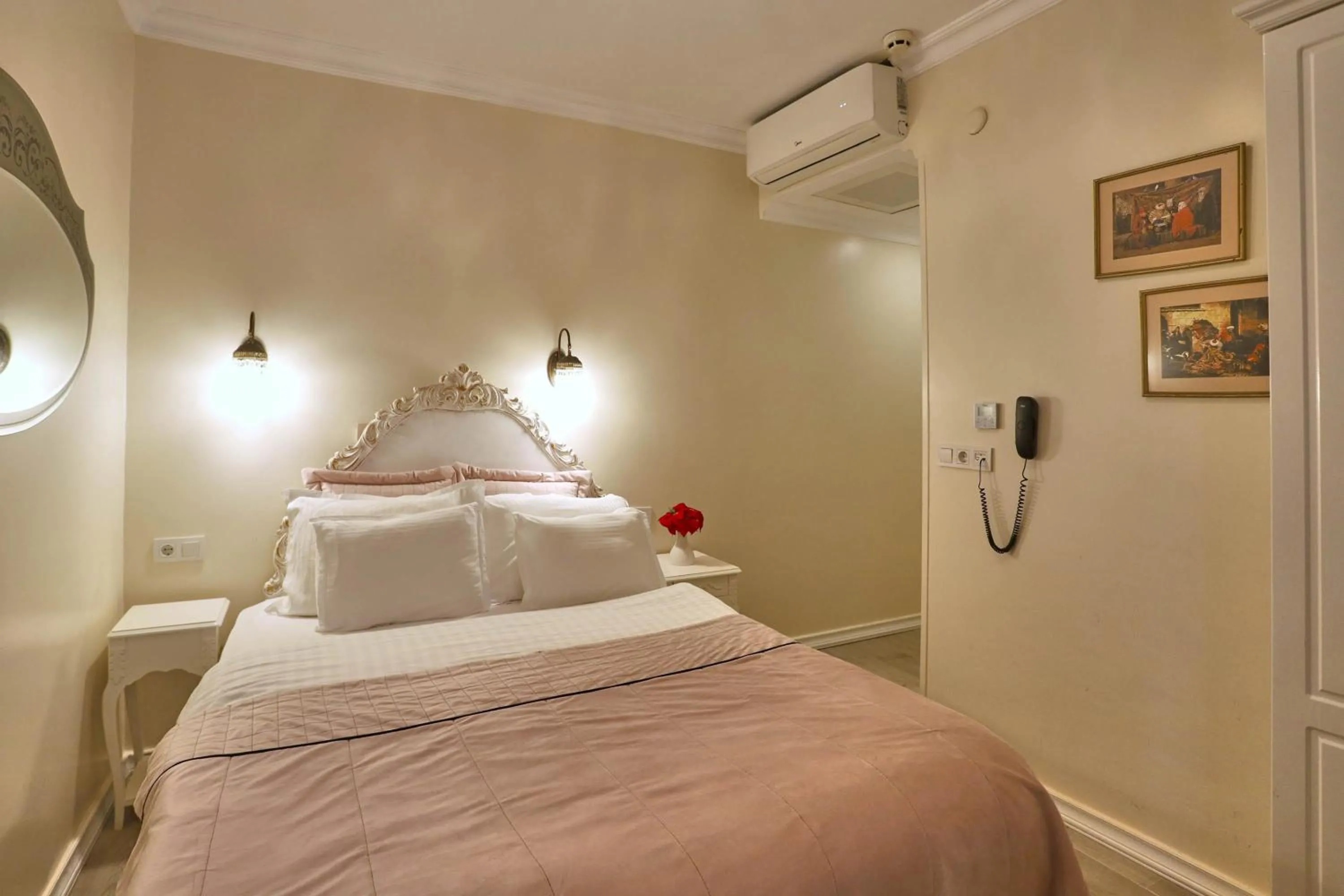 Bedroom, Bed in Celal Sultan Hotel Special Class