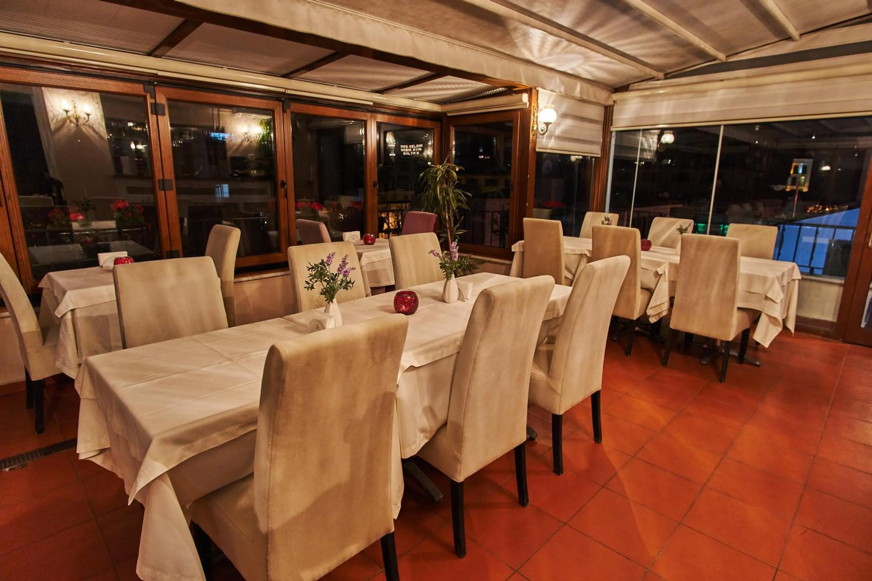 Restaurant/places to eat in Celal Sultan Hotel Special Class