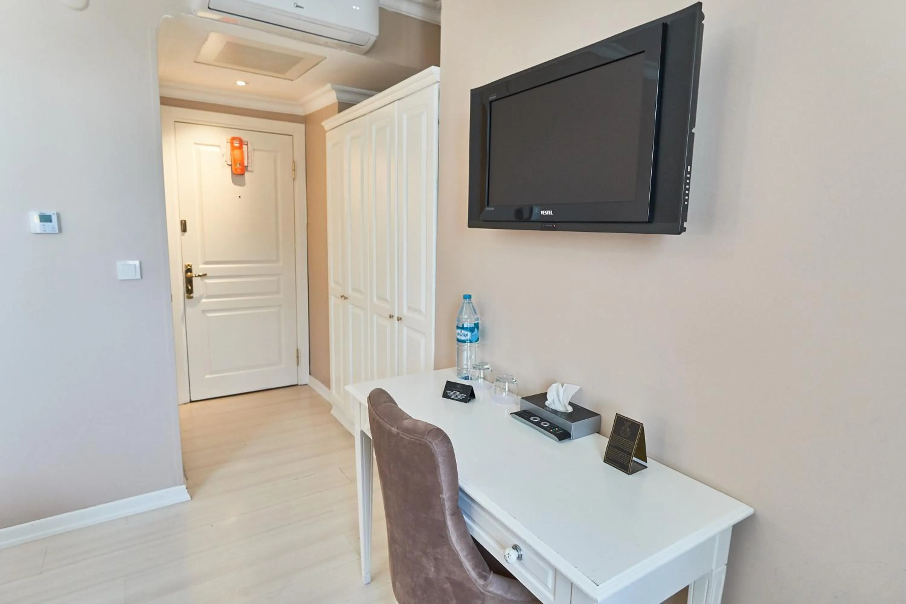 Bedroom in Celal Sultan Hotel Special Class