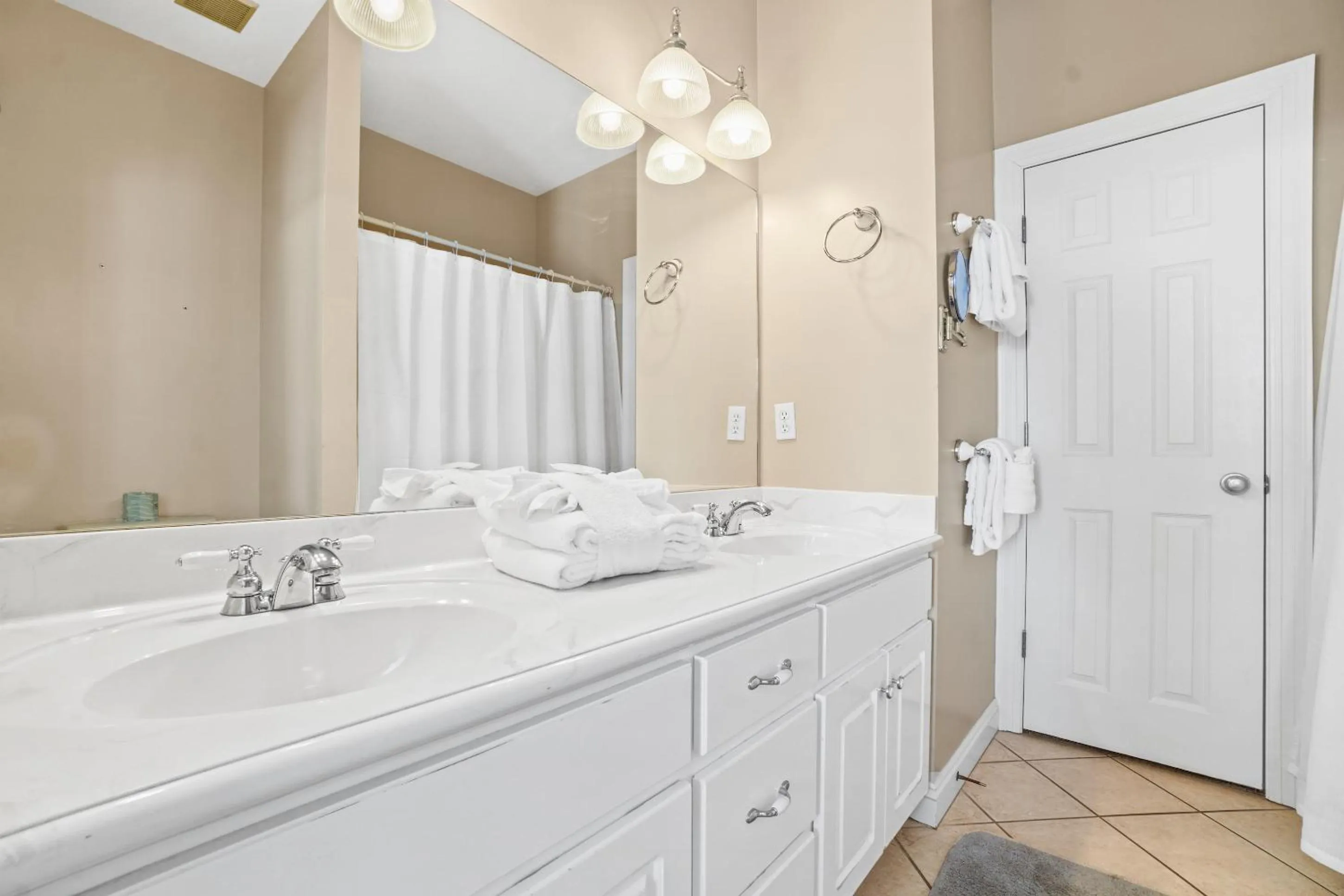 Shower in Summer Towne by Panhandle Getaways