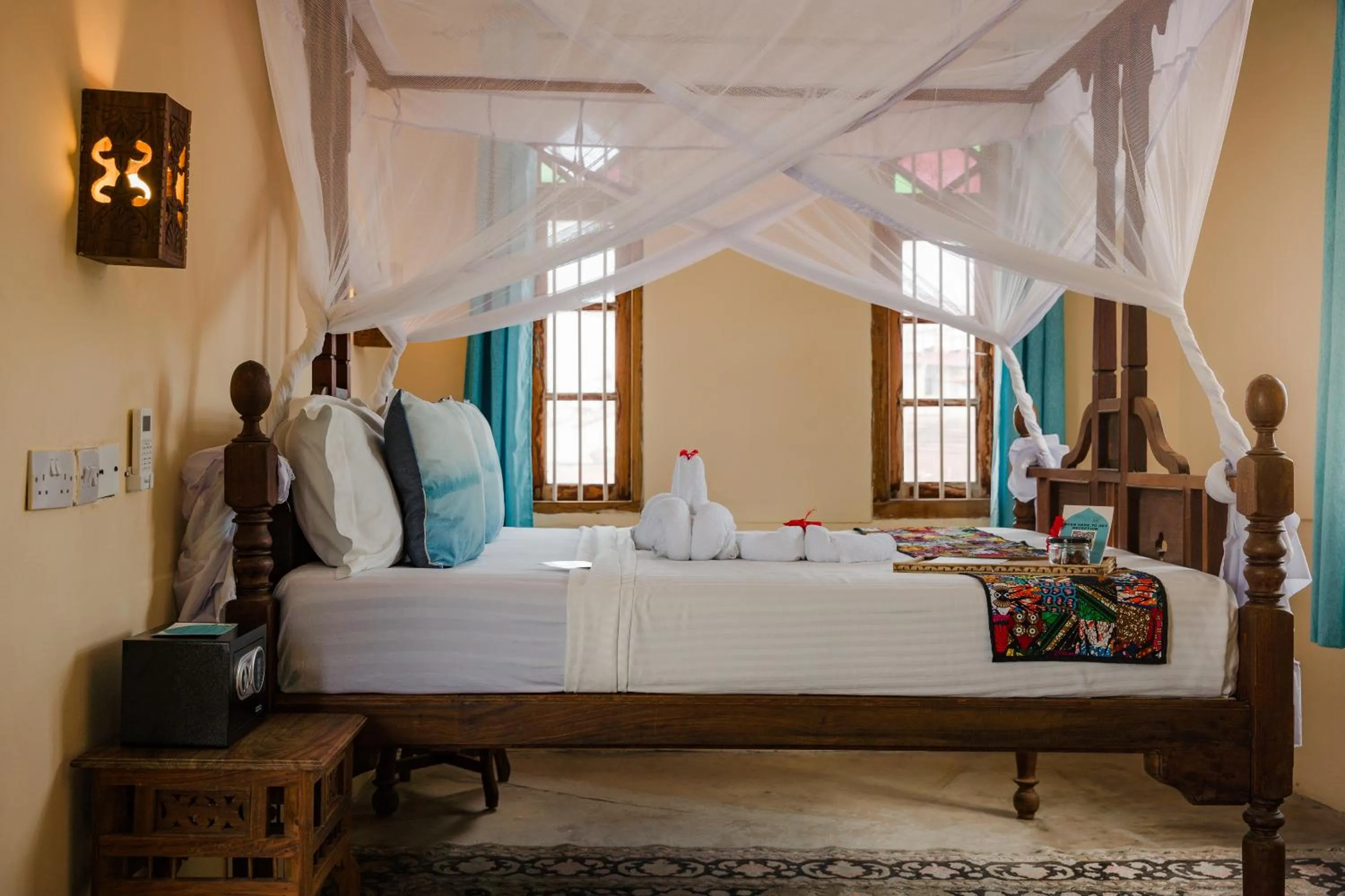 Photo of the whole room, Bed in Emerald Palm Boutique Hotel