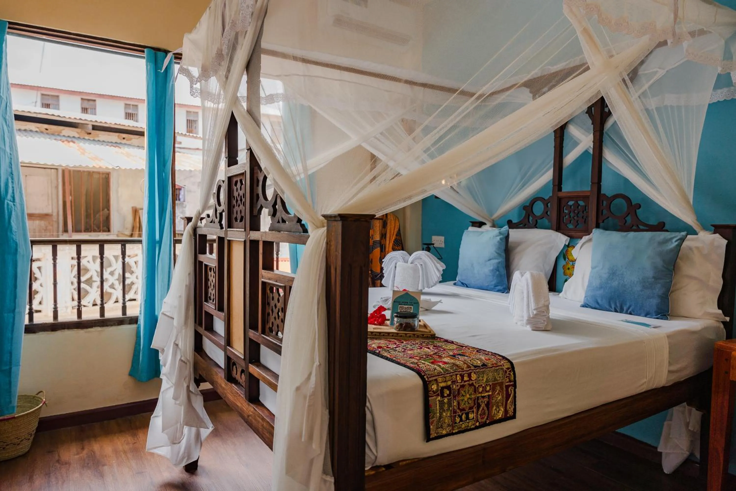 Photo of the whole room, Bed in Emerald Palm Boutique Hotel