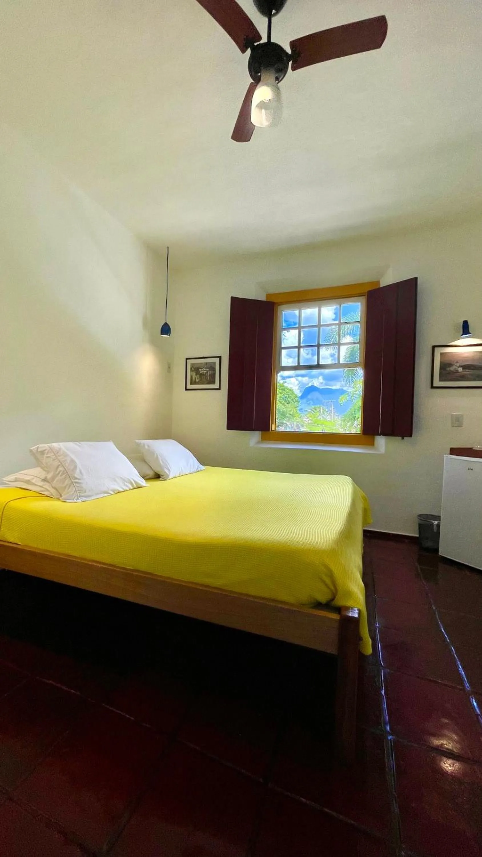 Photo of the whole room, Bed in Café e Prosa Centro Histórico