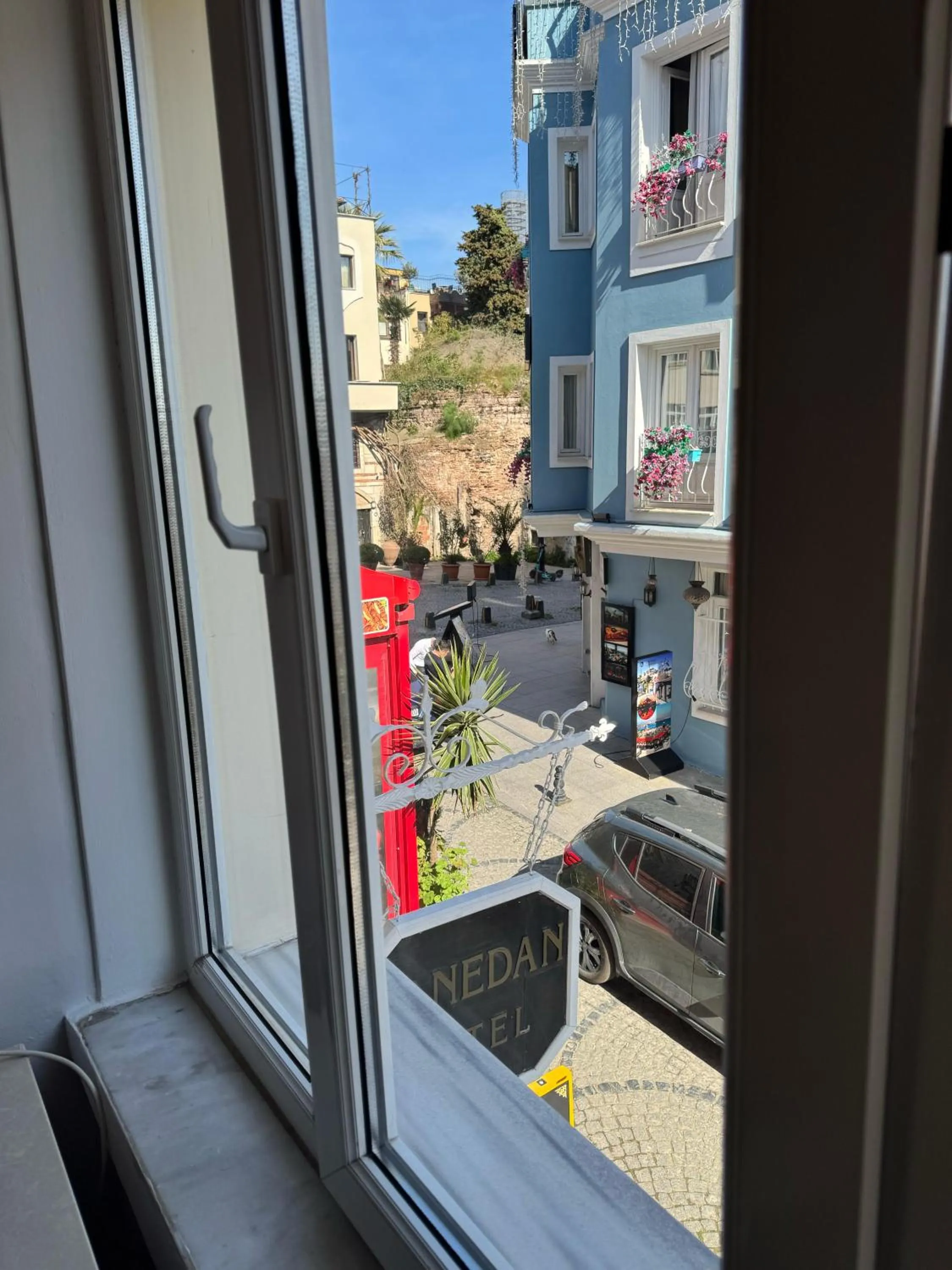 Day in Hanedan Hotel