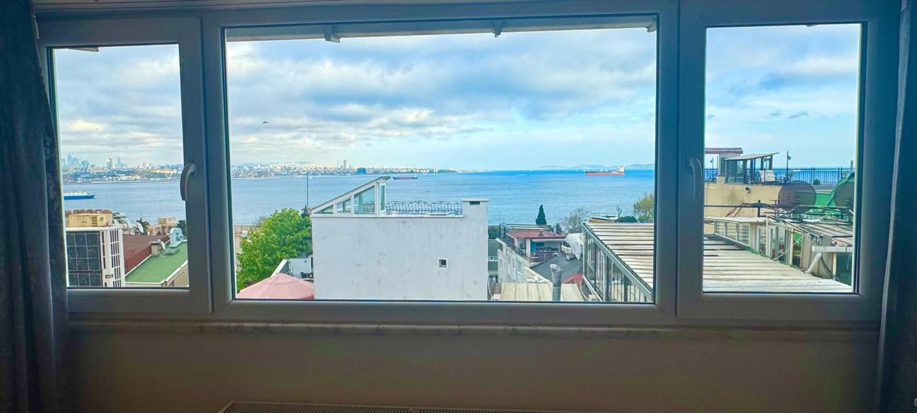 Day in Hanedan Hotel