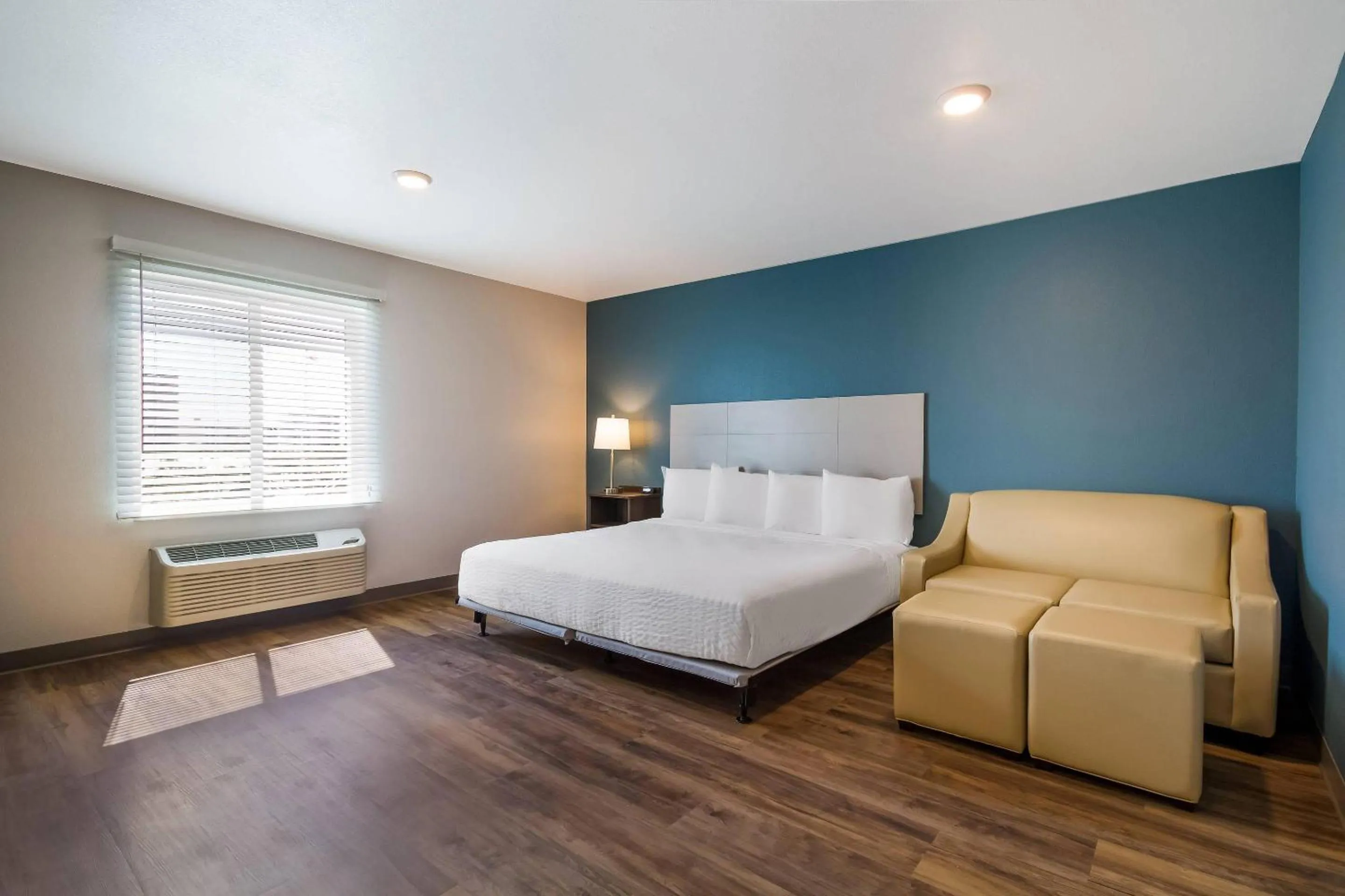 Bedroom, Bed in WoodSpring Suites Panama City Beach
