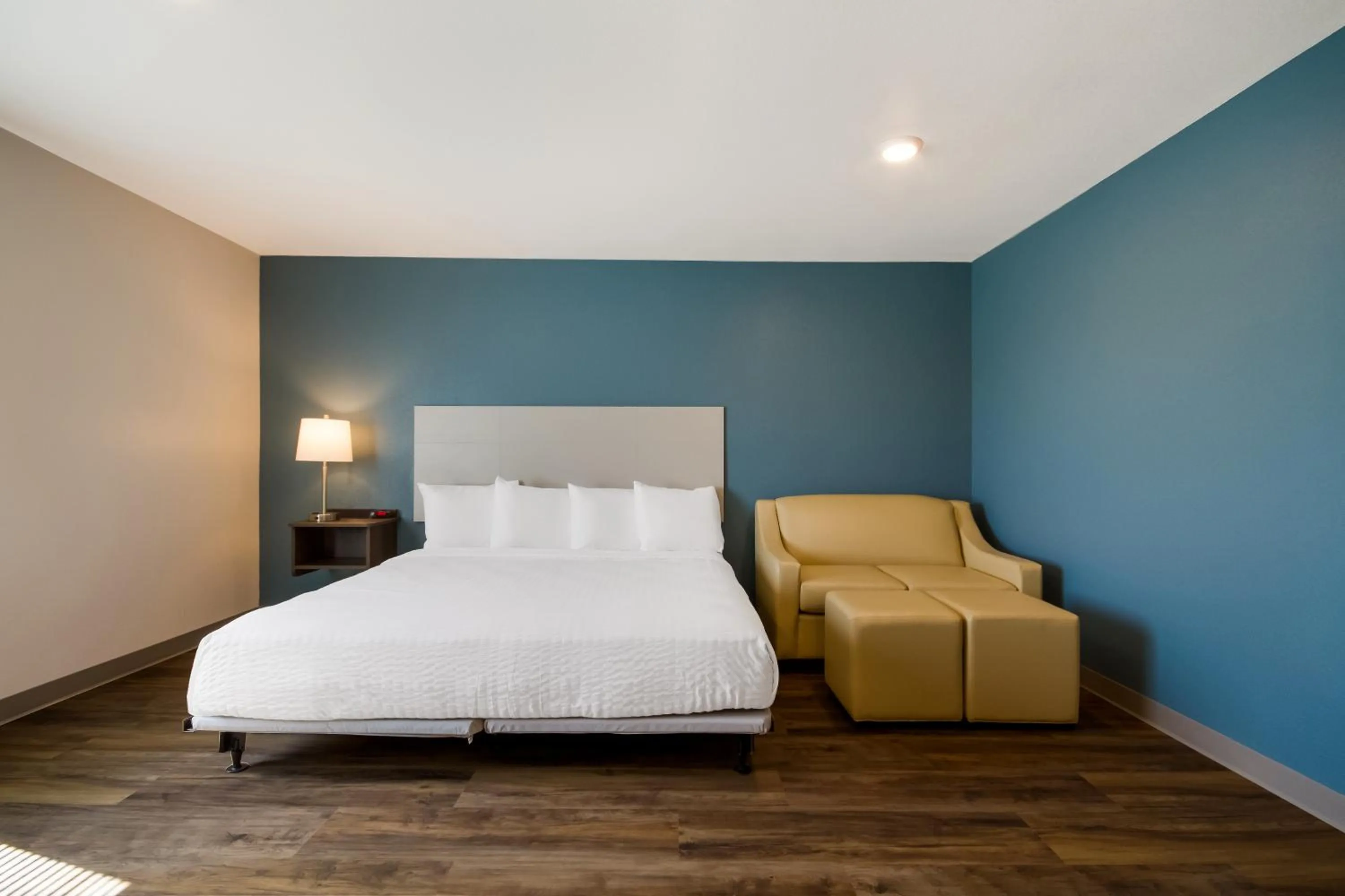 Photo of the whole room, Bed in WoodSpring Suites Panama City Beach