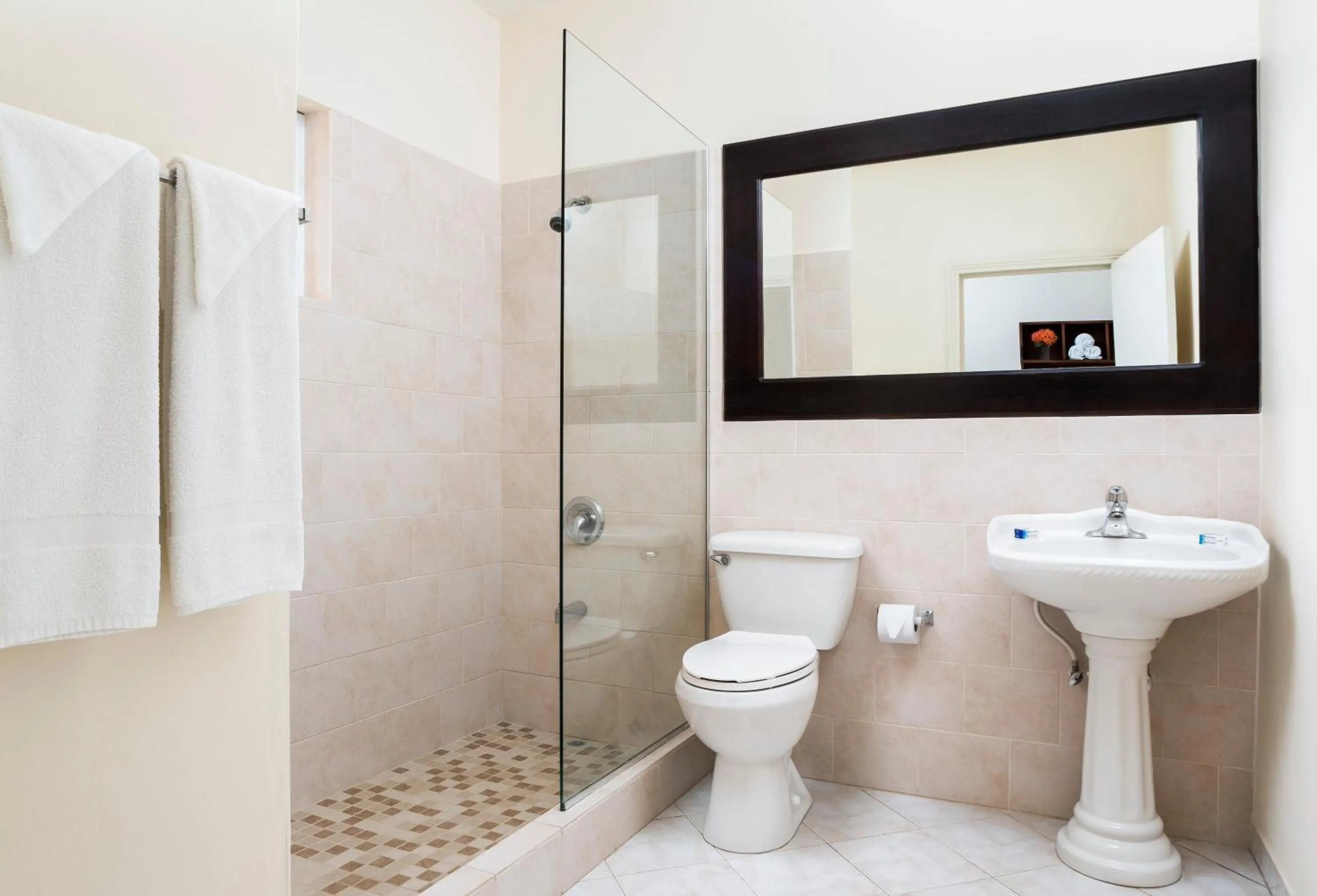 Shower in White Sands Negril