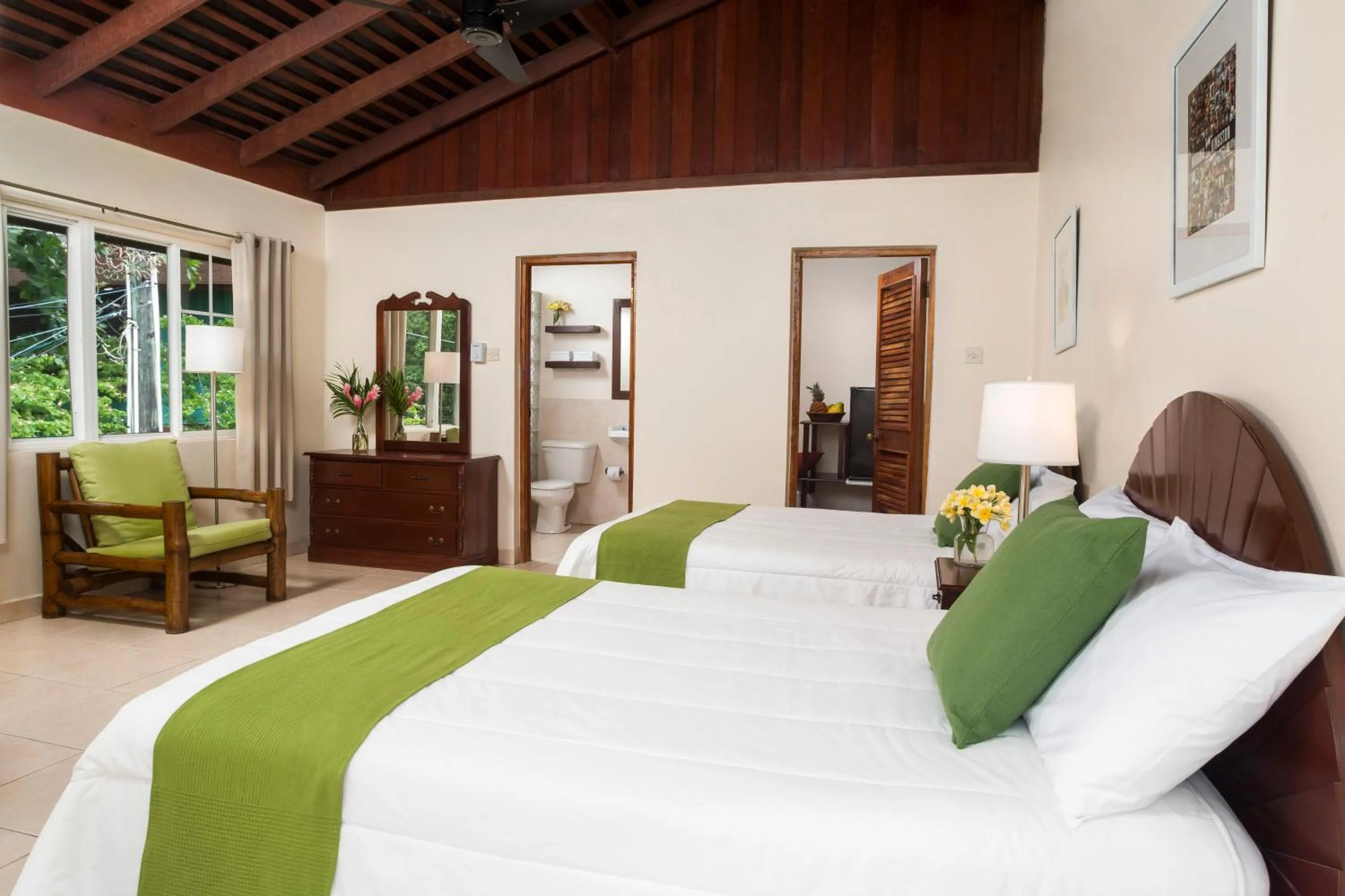 Bedroom, Bed in White Sands Negril
