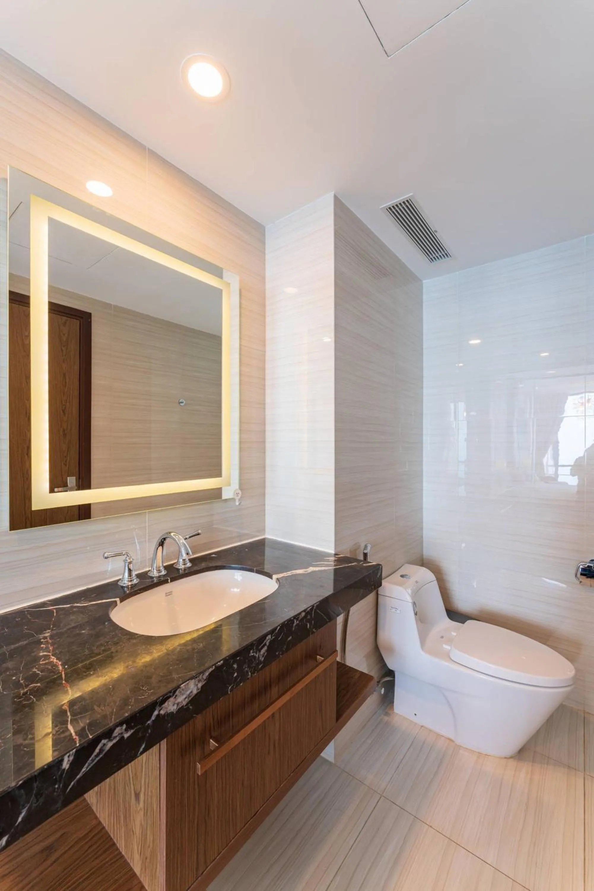 Toilet in SeaHaven Panorama Nha Trang Superview Apartments