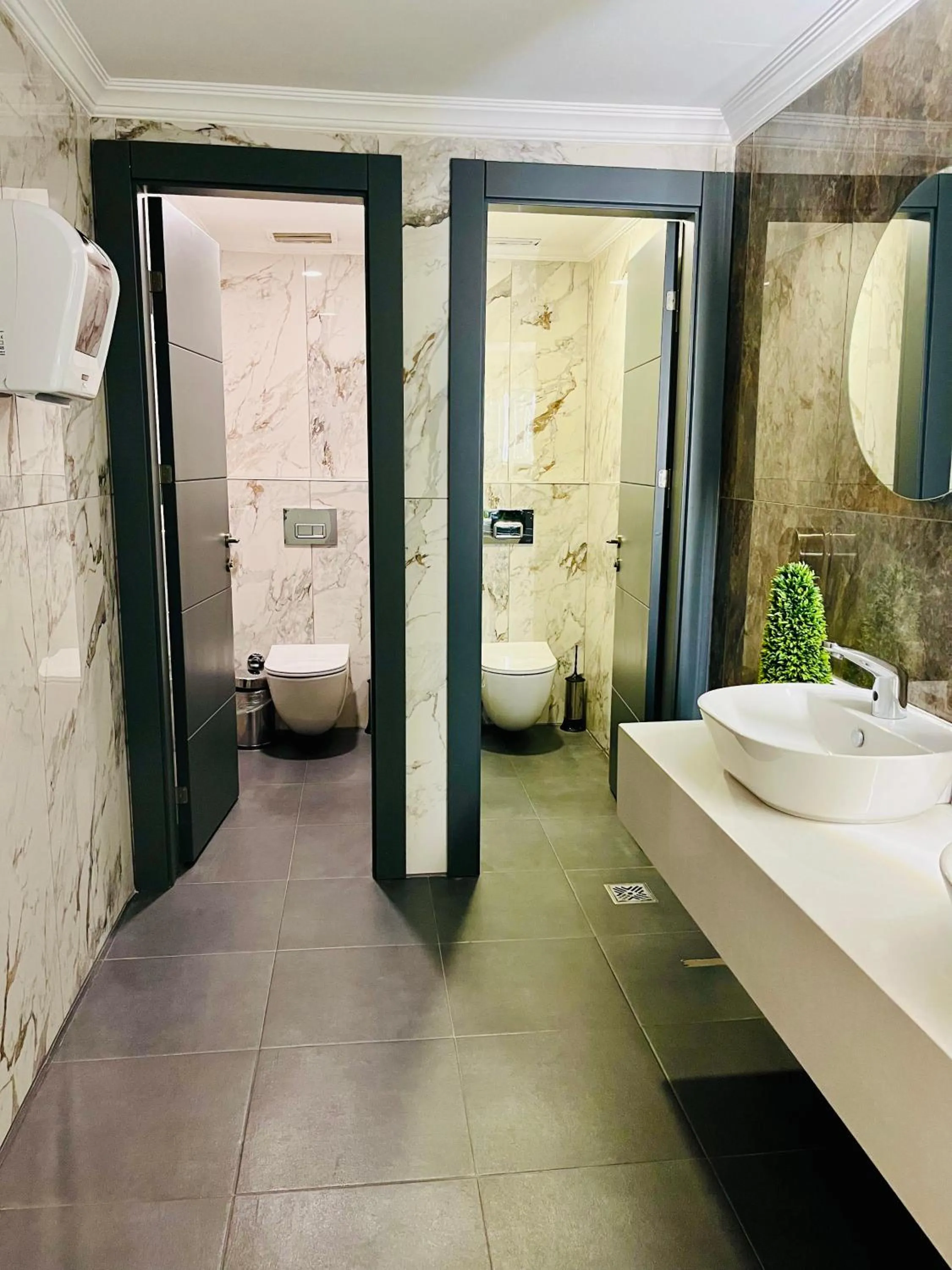Toilet in Aldino Hotel & Spa