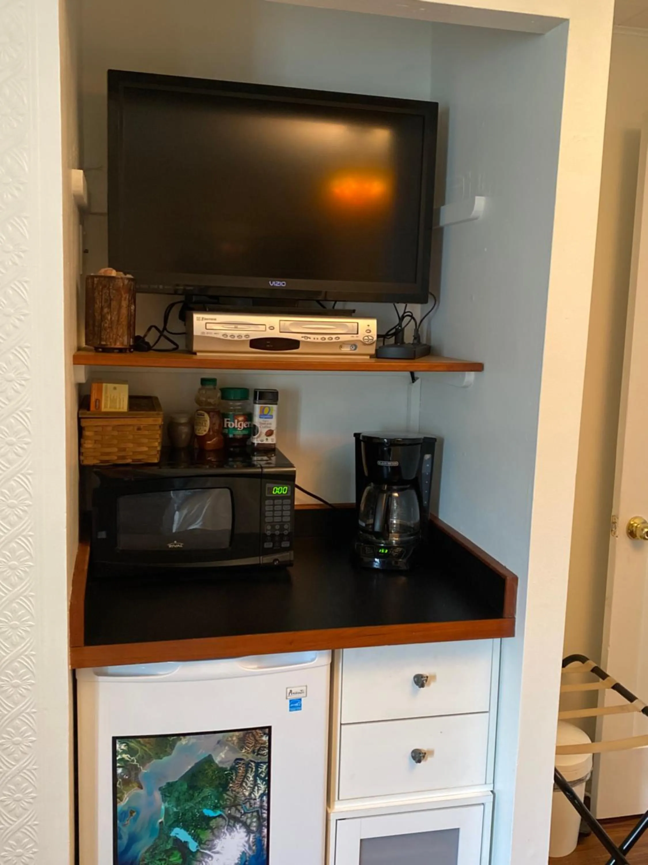 TV and multimedia in Arctic Paradise B&B