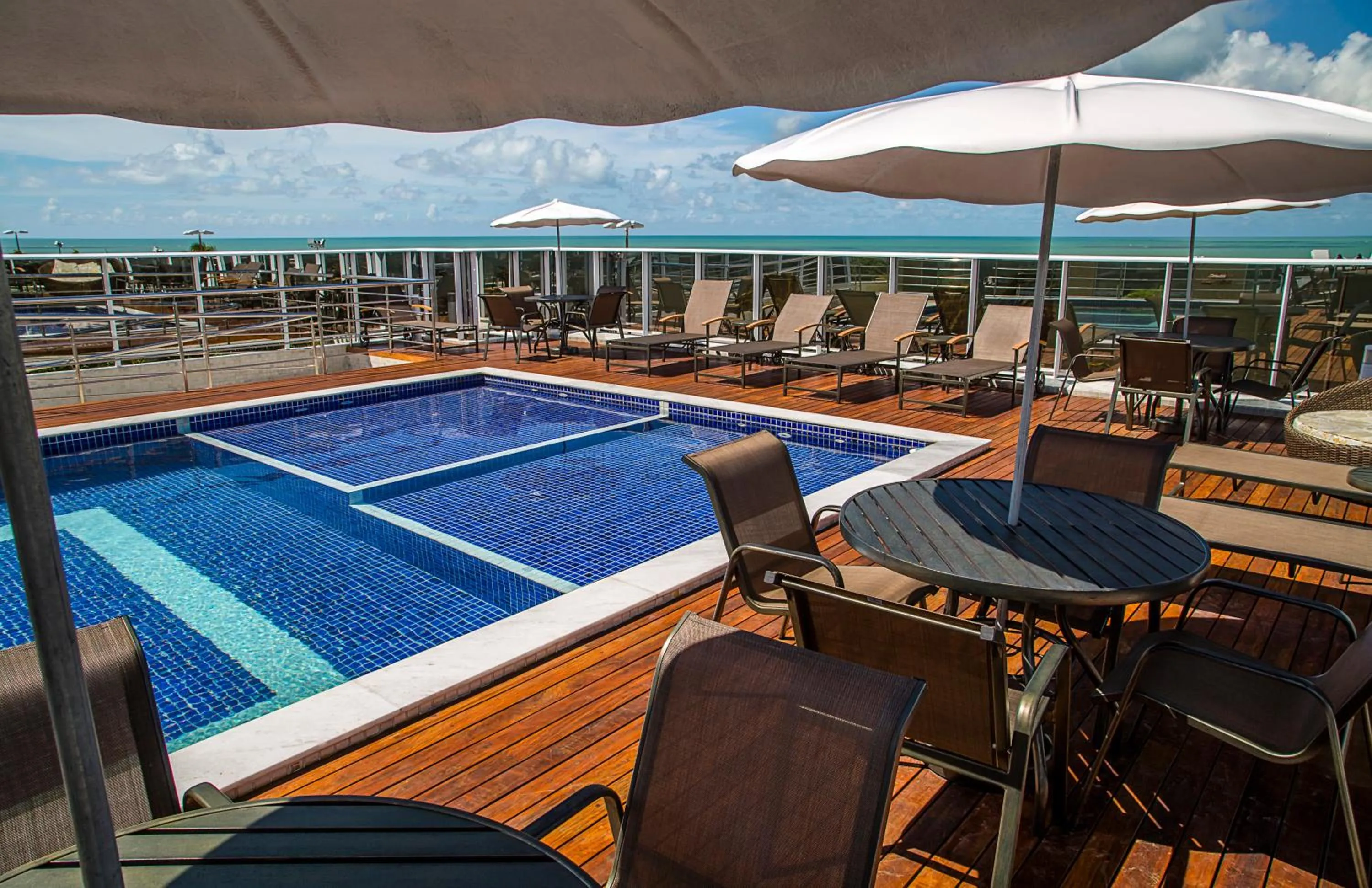 Swimming pool in Laguna Praia Hotel