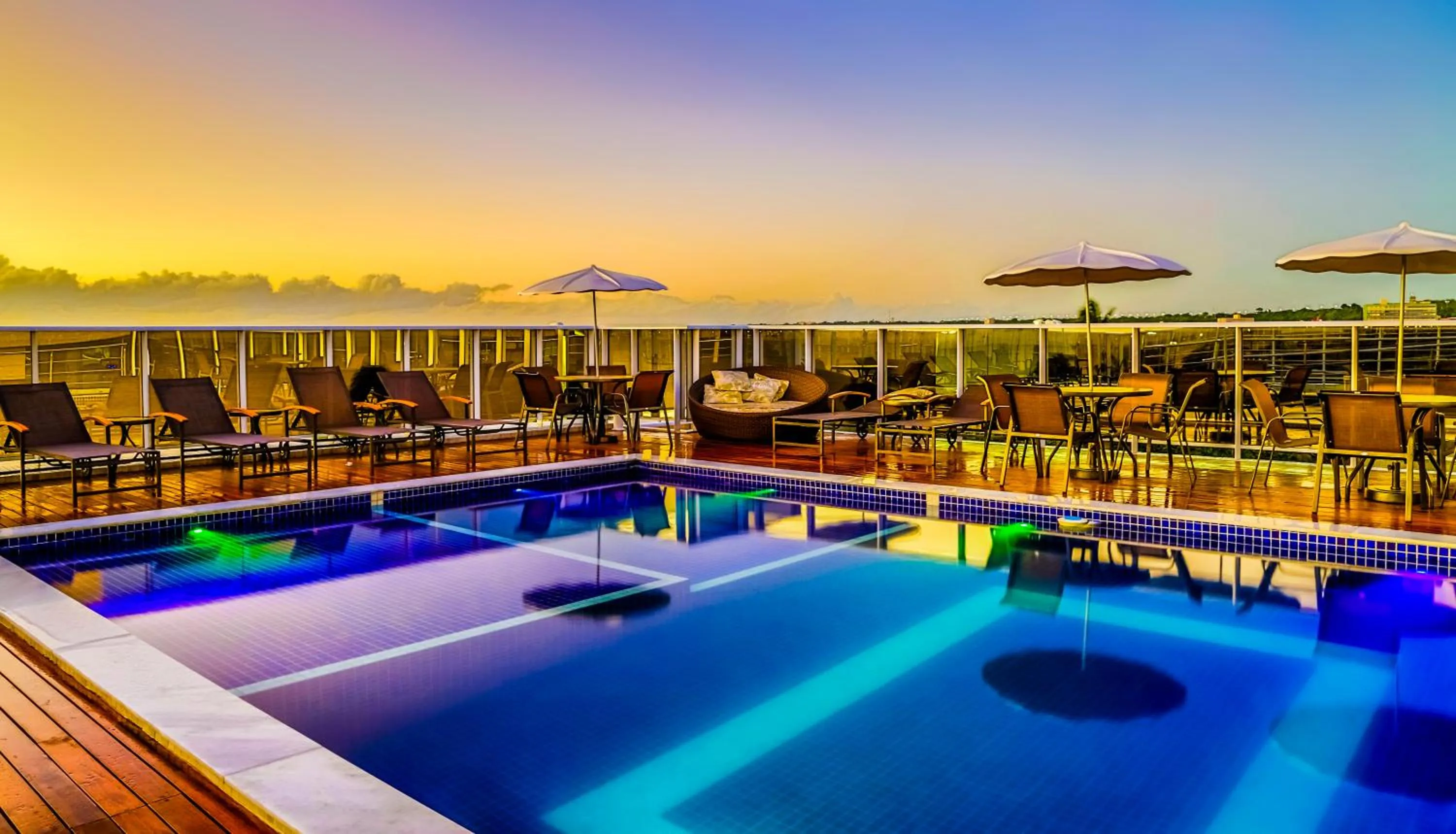 Swimming pool in Laguna Praia Hotel