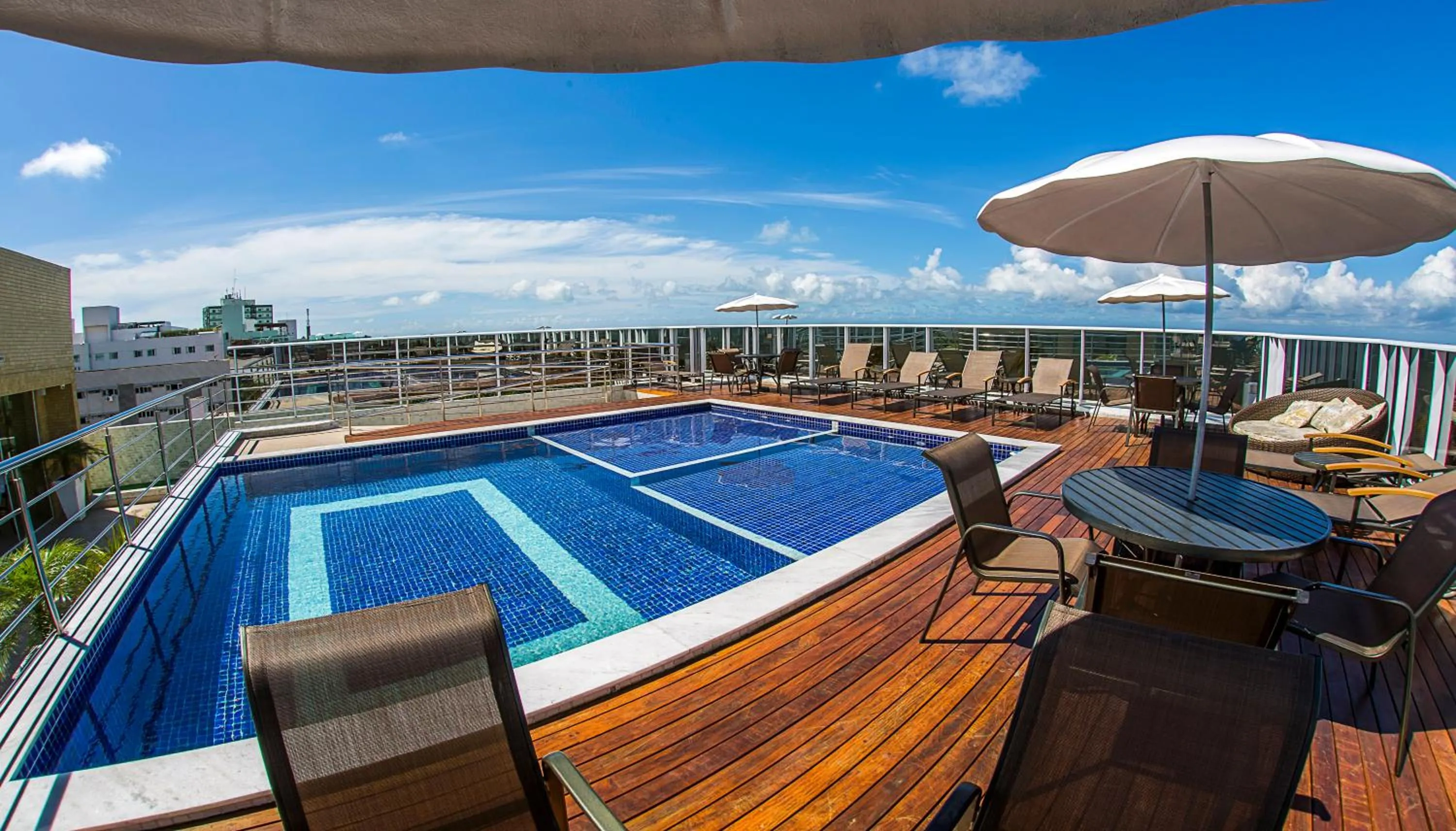 Swimming pool in Laguna Praia Hotel