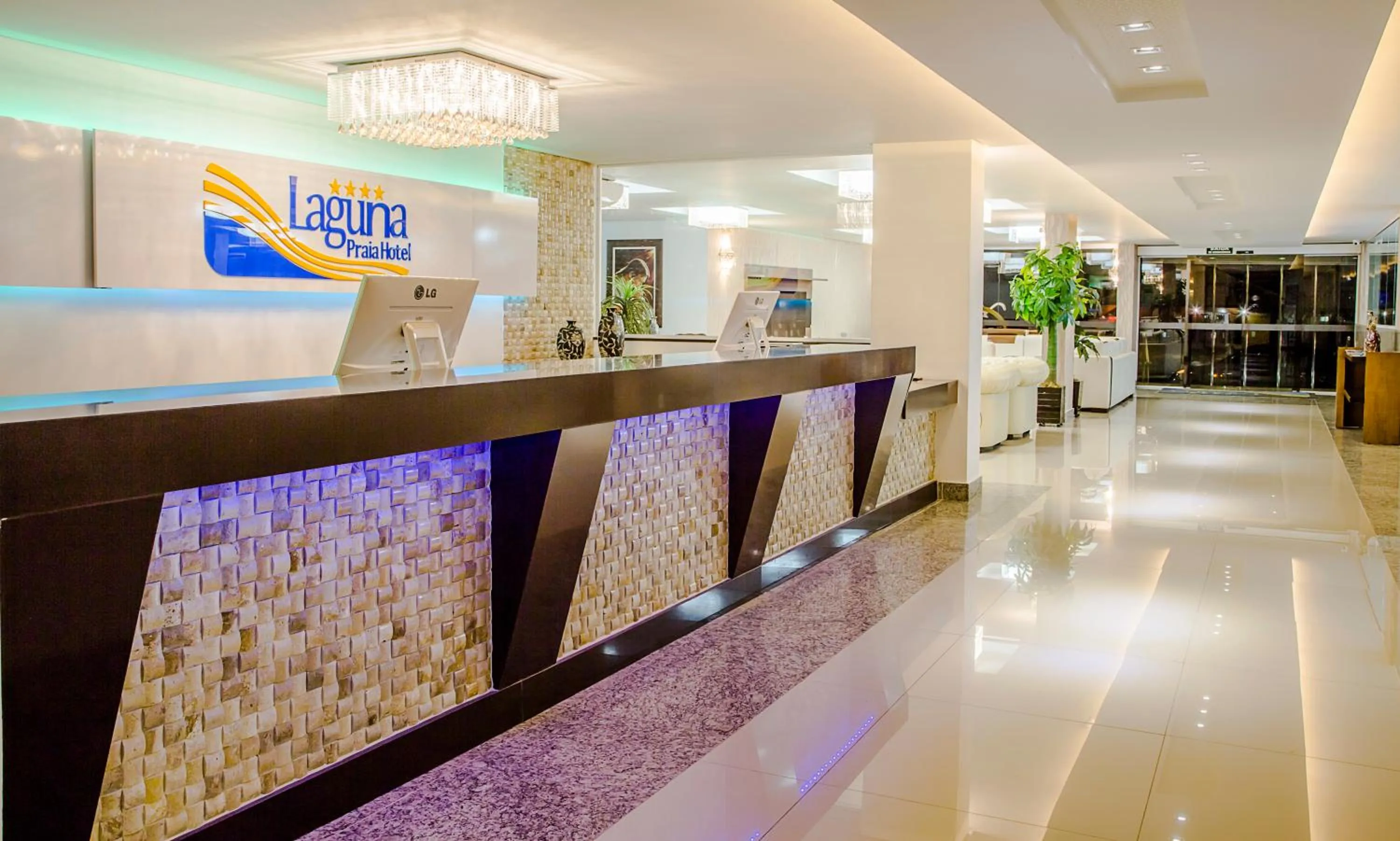 Lobby or reception in Laguna Praia Hotel