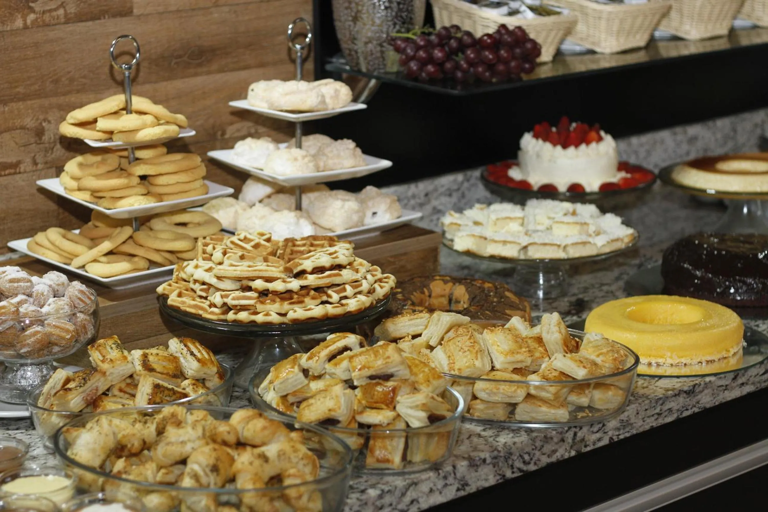 Buffet breakfast in Sky Ville Hotel Gramado